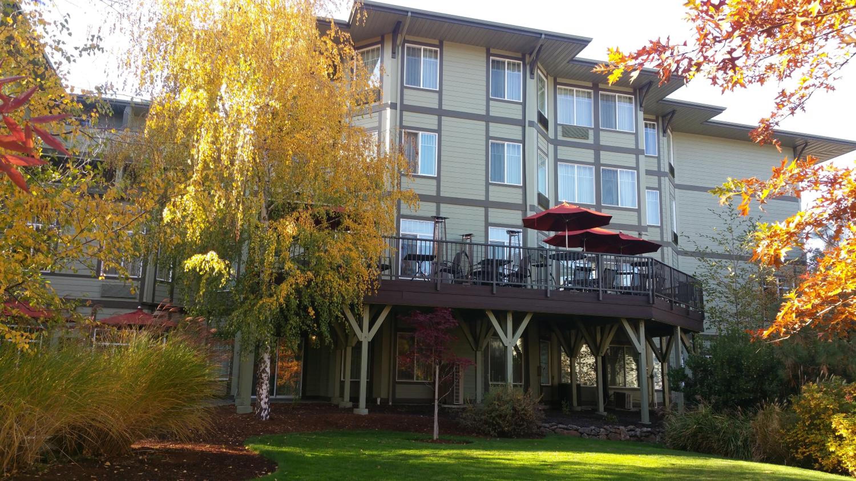 Ashland Vacations - Plaza Inn Suites at Ashland Creek - Property Image 4