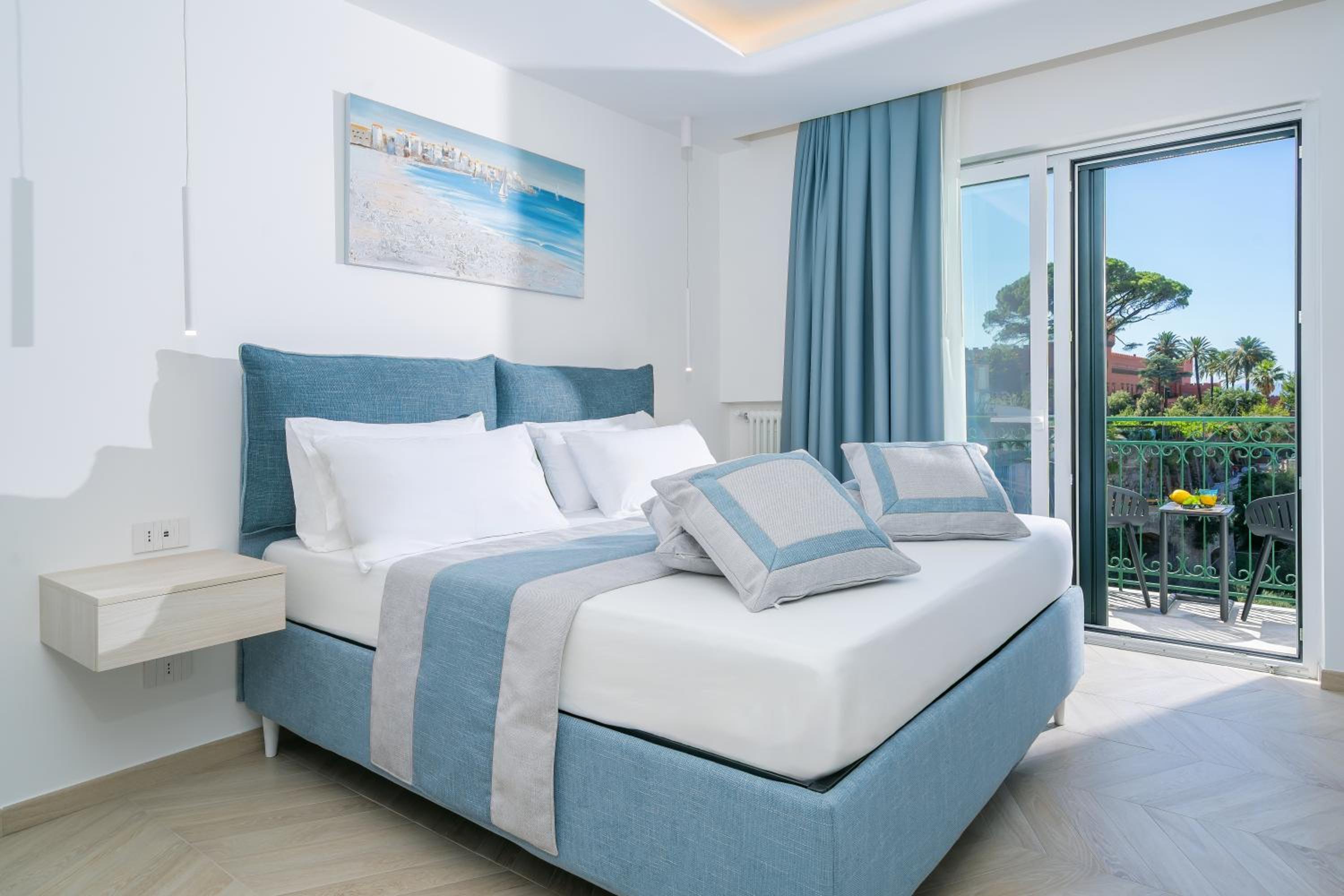 Sea View Deluxe Apartments photo 3