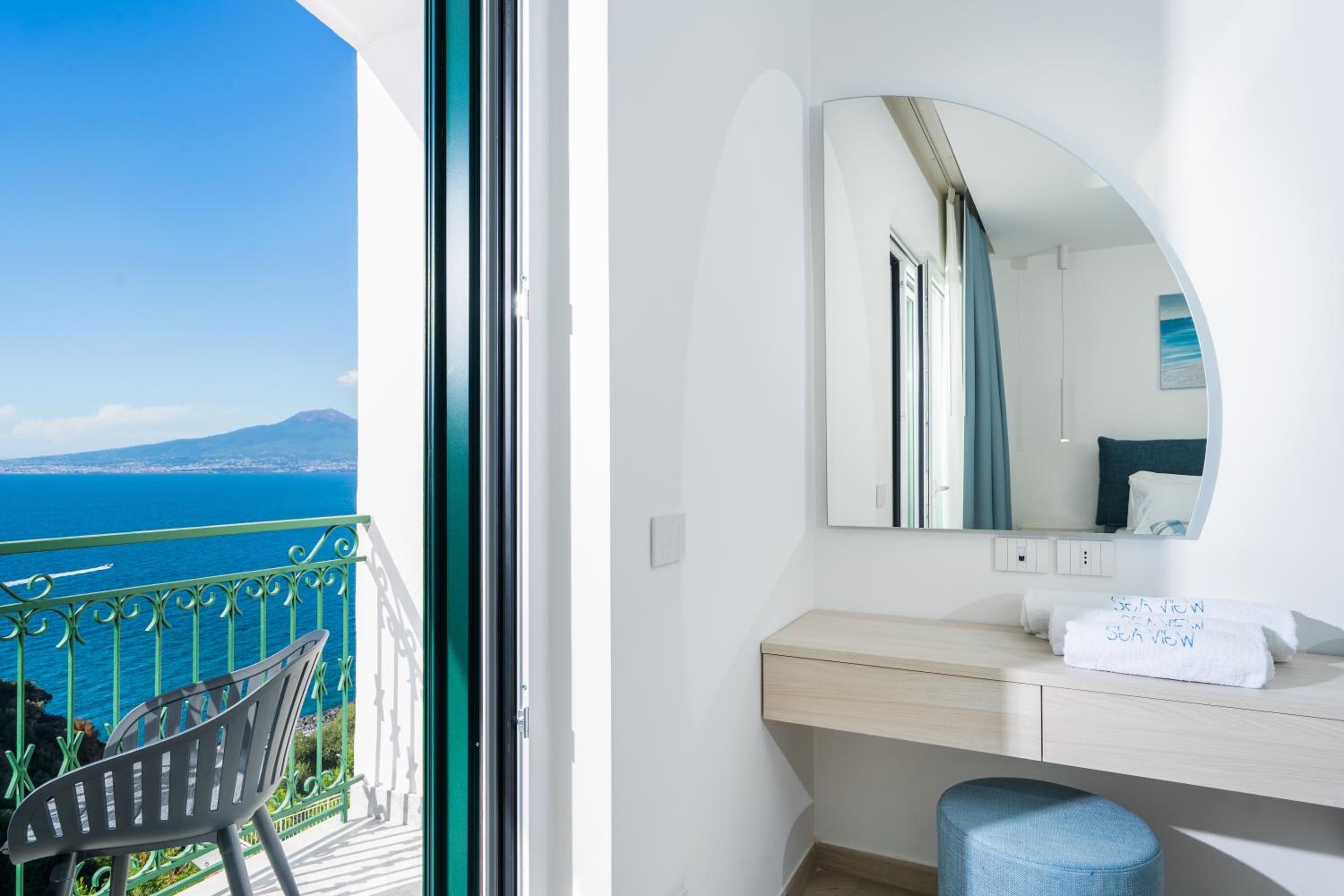 Sea View Deluxe Apartments photo 5