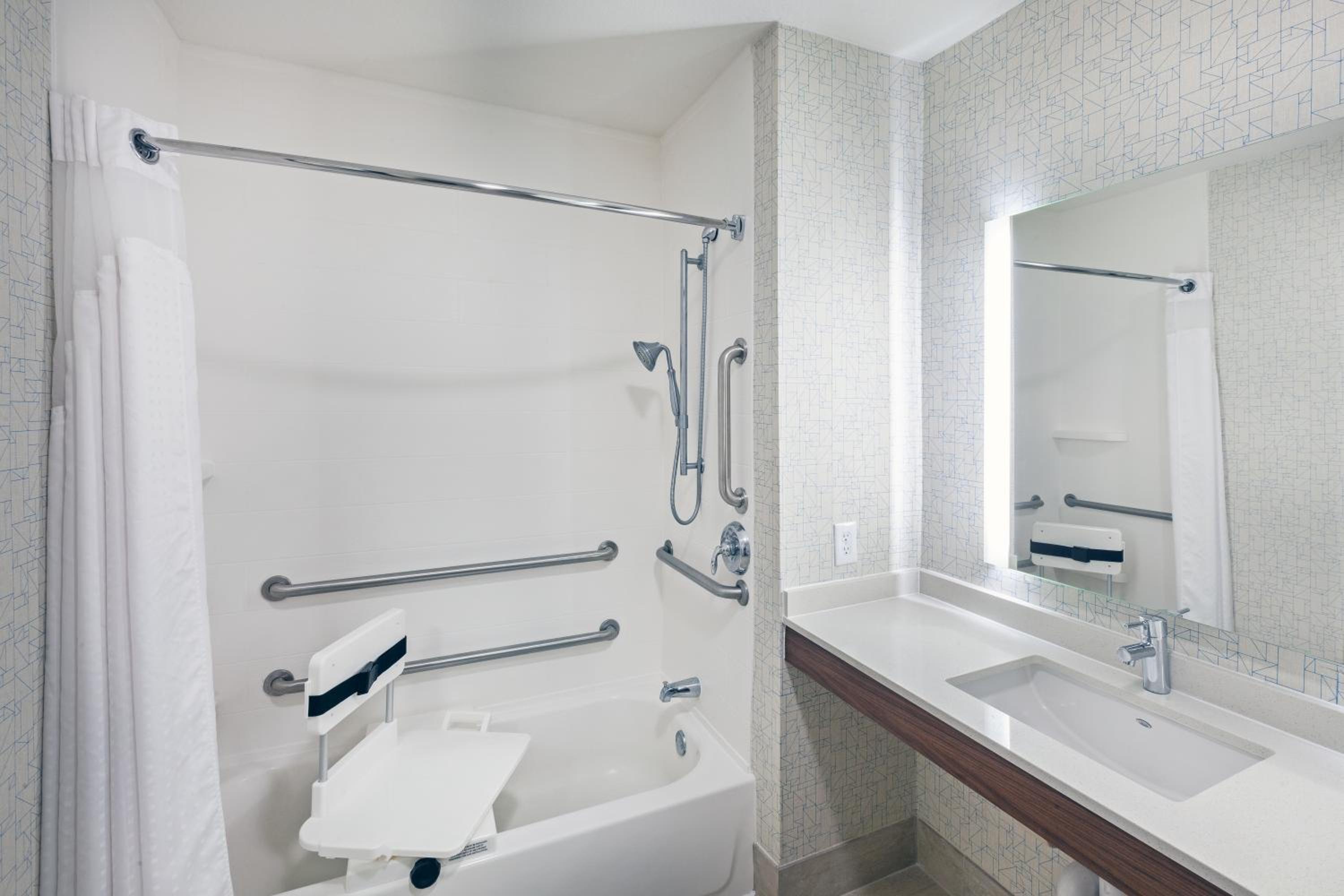 Jasper Vacations - Holiday Inn Express Hotel and Suites Jasper, an IHG Hotel - Property Image 1
