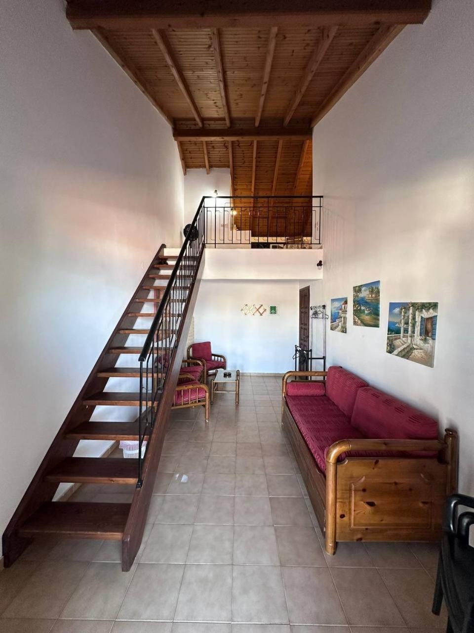 Villa Perris Apartments view 5
