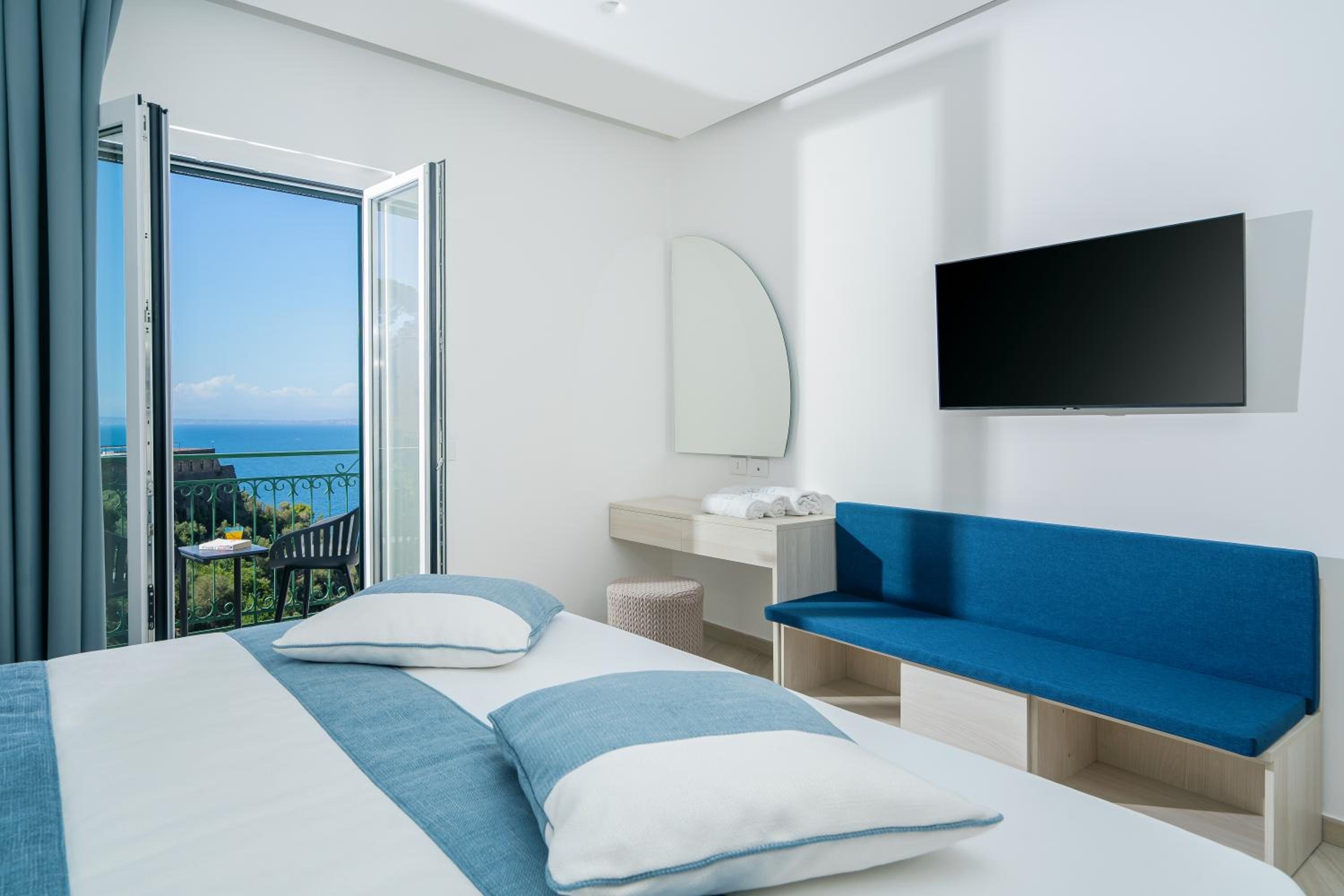 Sea View Deluxe Apartments view 3