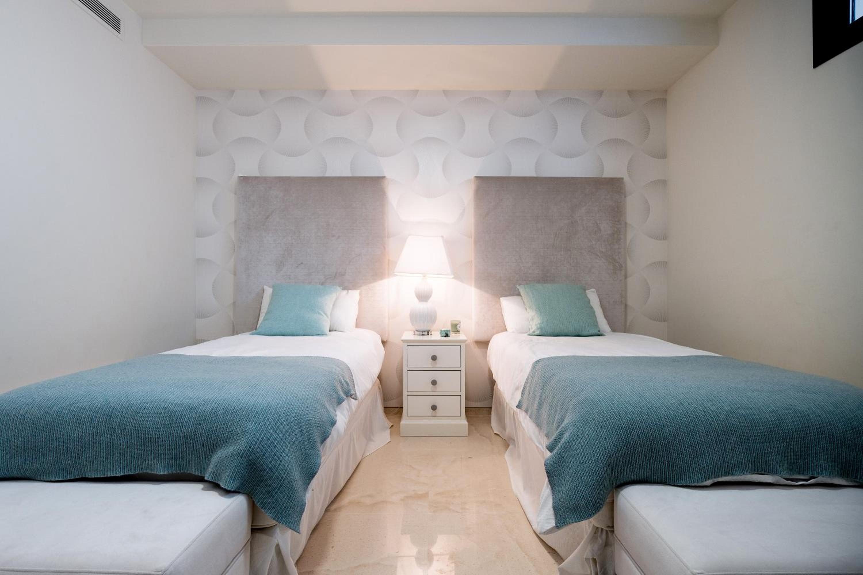 Villa Eva Los Olivos Nueva Andalucia