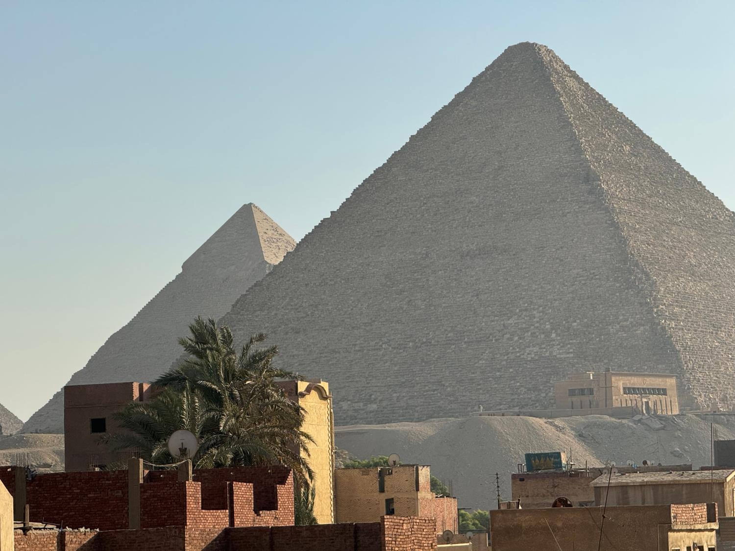 Osiris pyramids view inn