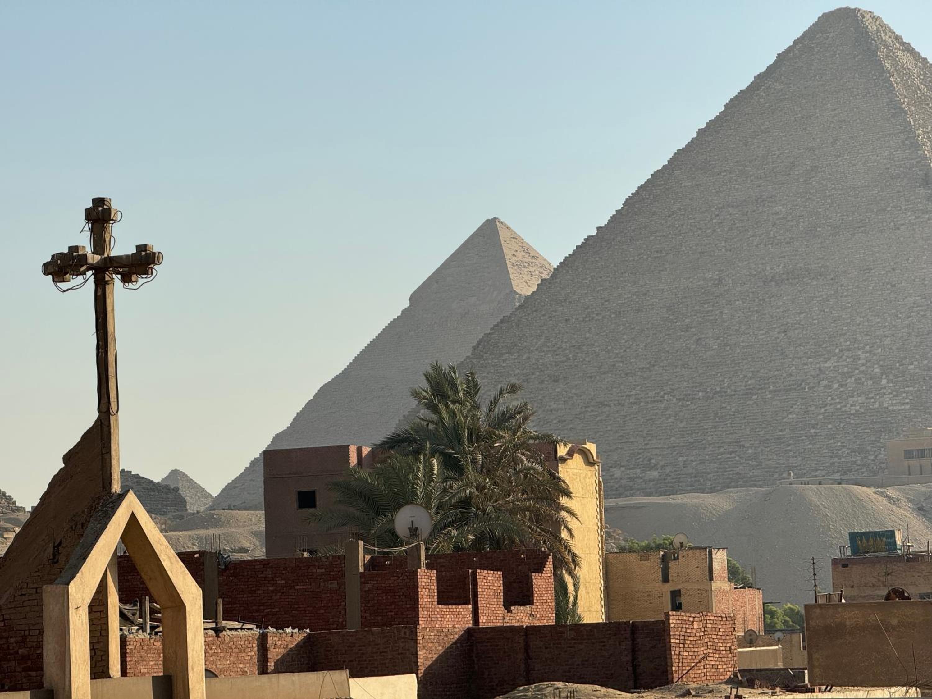 Osiris pyramids view inn