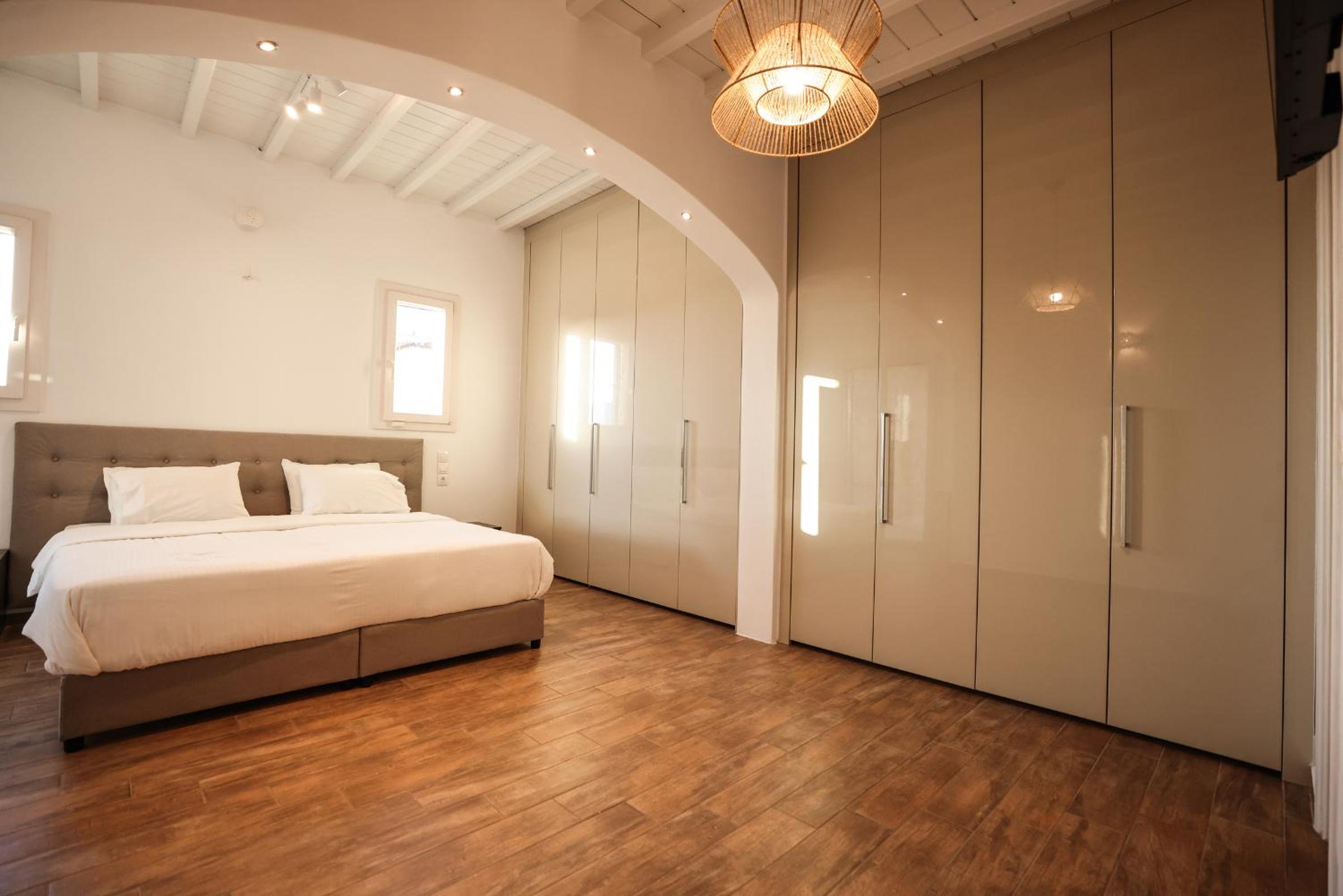 Sunset Views - George Villa IV, with Private Pool close to Town photo 2