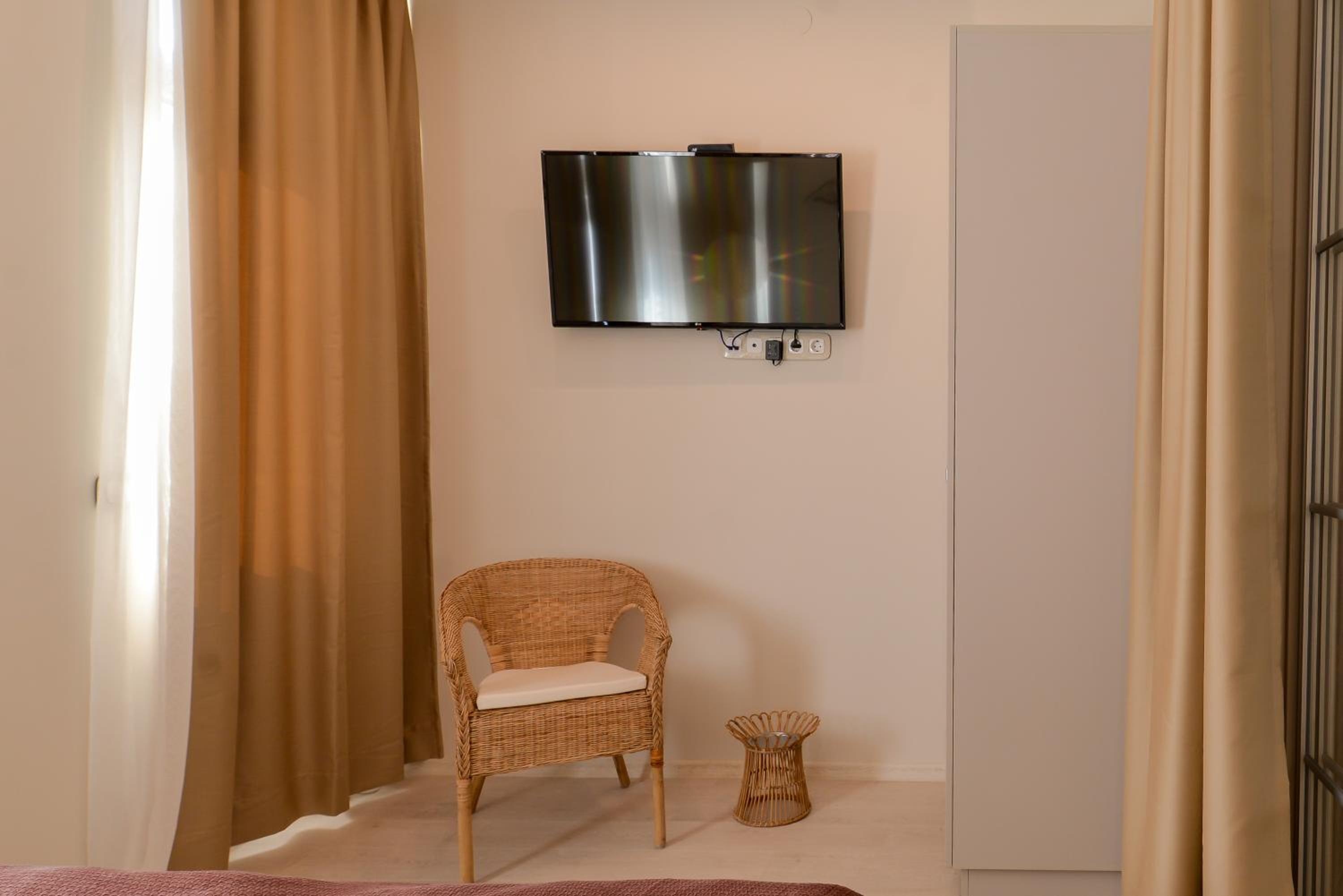 Elegant 1BD Stay on Ekzarh Yosif, Sofia by Flat Mаnager