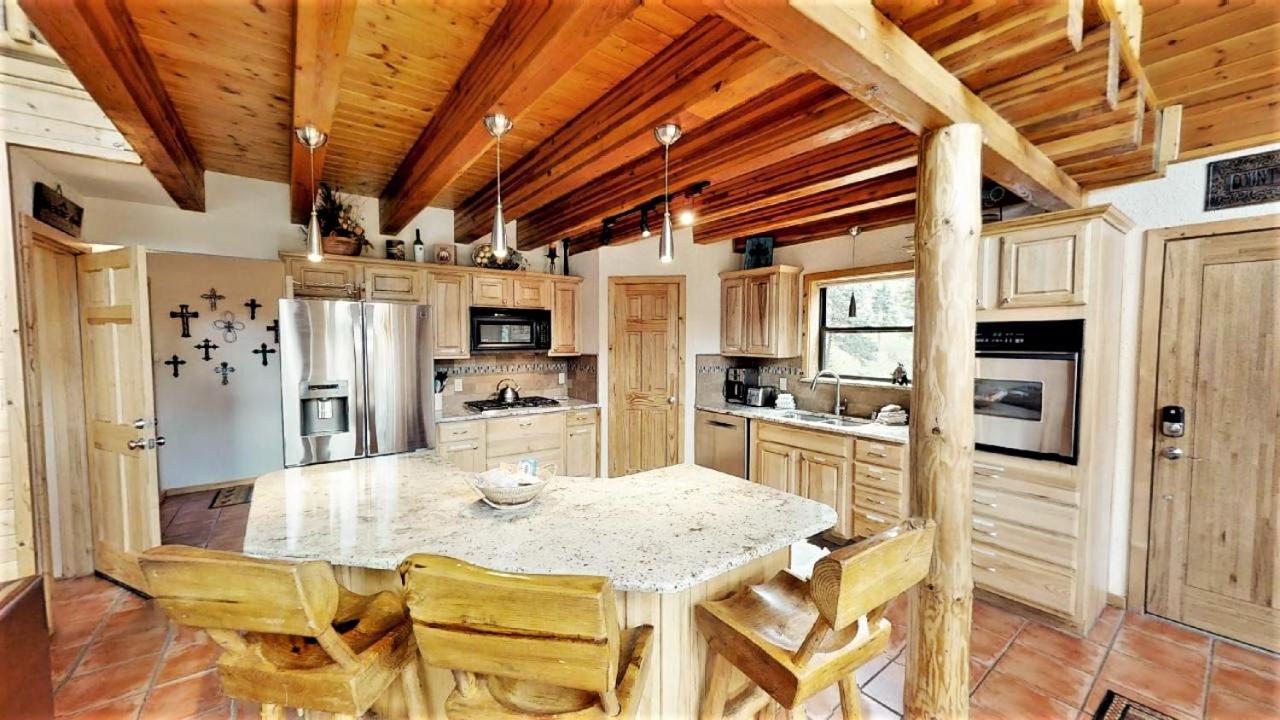 Bear Mountain Cabin - Beautifully Updated Upper Valley Home - WiFi - Satellite - Wood Burning Fireplace - Gas Grill - Fire Pit view 4
