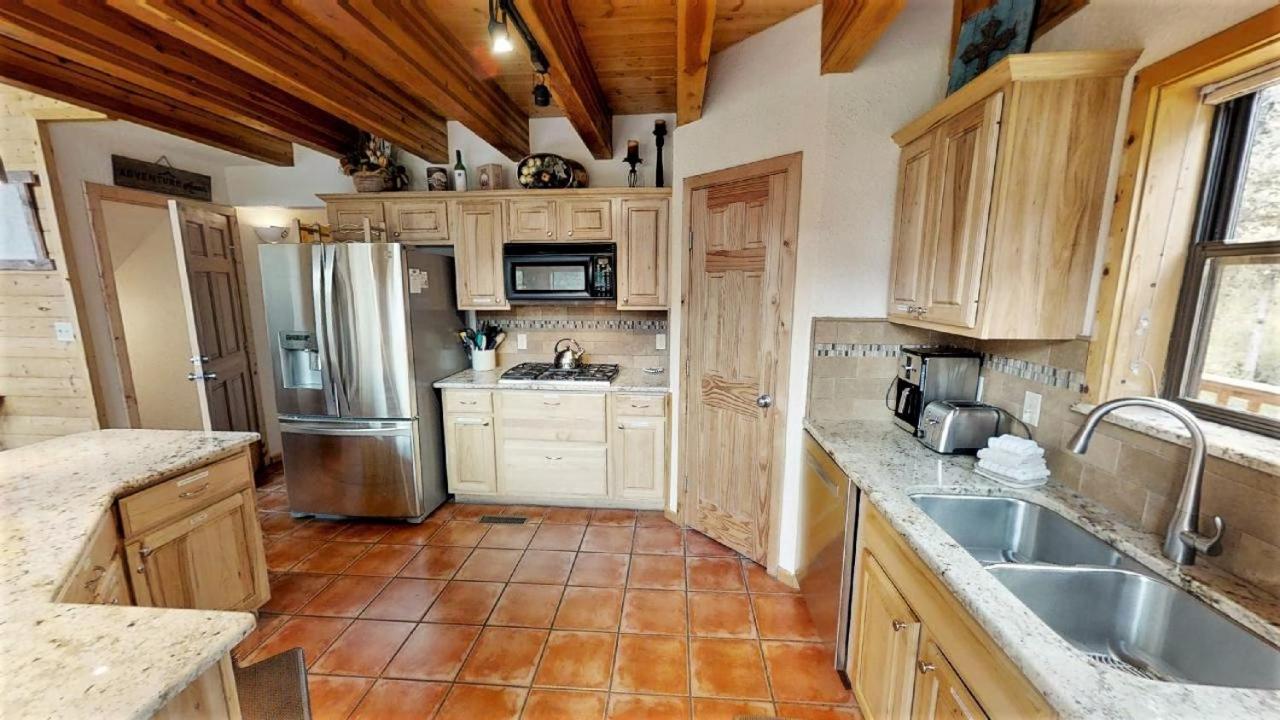 Bear Mountain Cabin - Beautifully Updated Upper Valley Home - WiFi - Satellite - Wood Burning Fireplace - Gas Grill - Fire Pit view 5