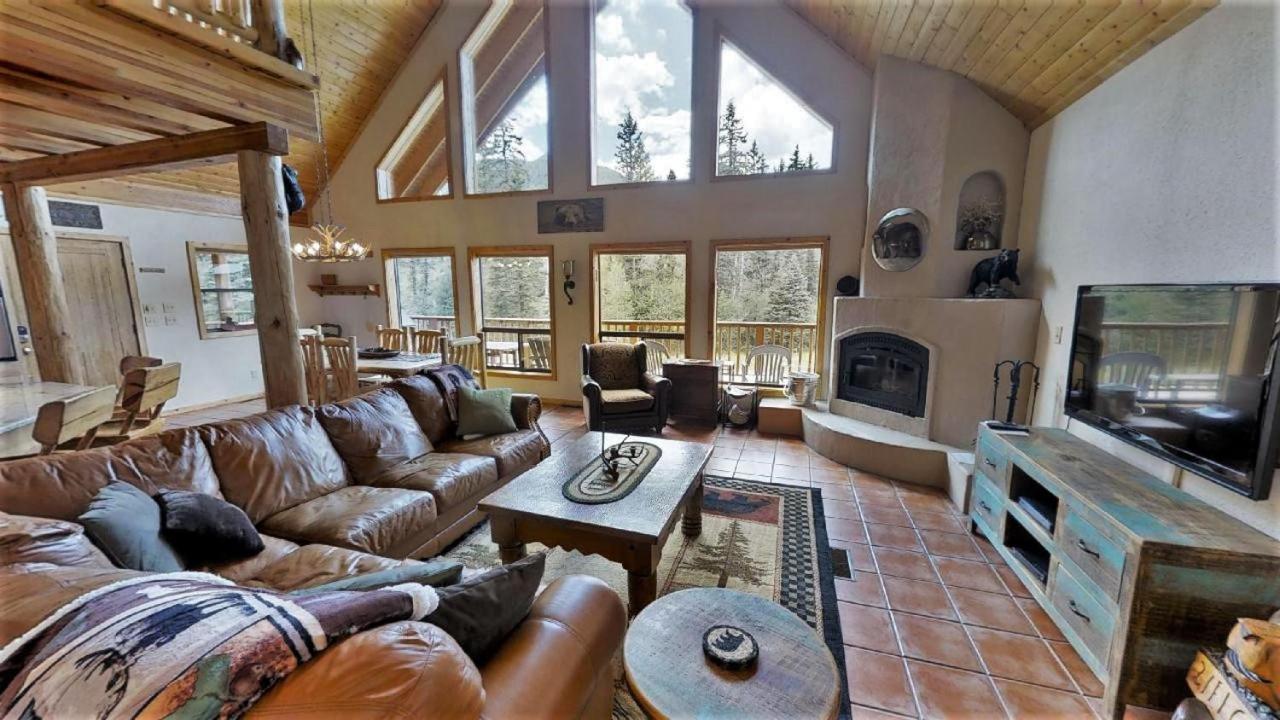 Bear Mountain Cabin - Beautifully Updated Upper Valley Home - WiFi - Satellite - Wood Burning Fireplace - Gas Grill - Fire Pit view 3
