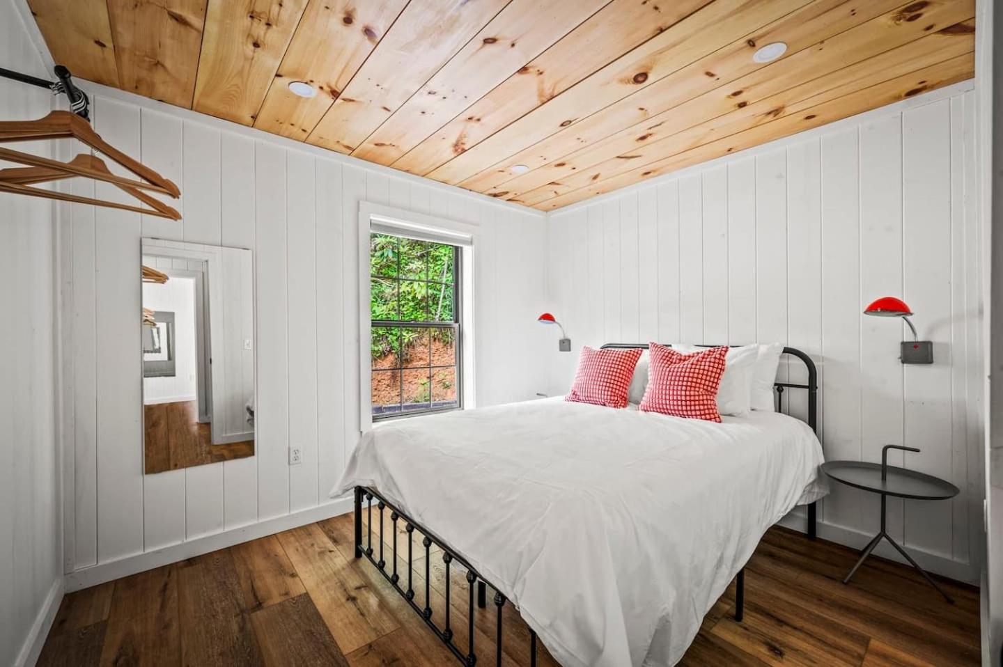Gatlinburg - Pigeon Forge Vacations - Group Getaway, Modern Cabins Sleep 16, Gatlinburg - Property Image 170
