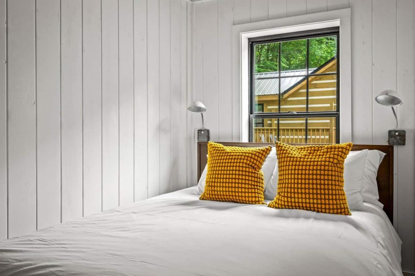Gatlinburg - Pigeon Forge Vacations - Group Getaway, Modern Cabins Sleep 16, Gatlinburg - Property Image 145