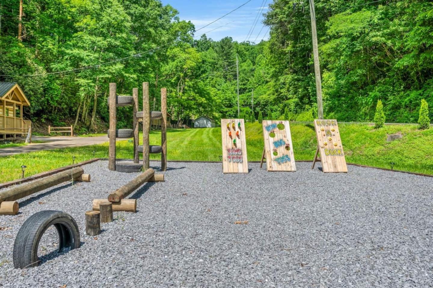 Gatlinburg - Pigeon Forge Vacations - Group Getaway, Modern Cabins Sleep 16, Gatlinburg - Property Image 191