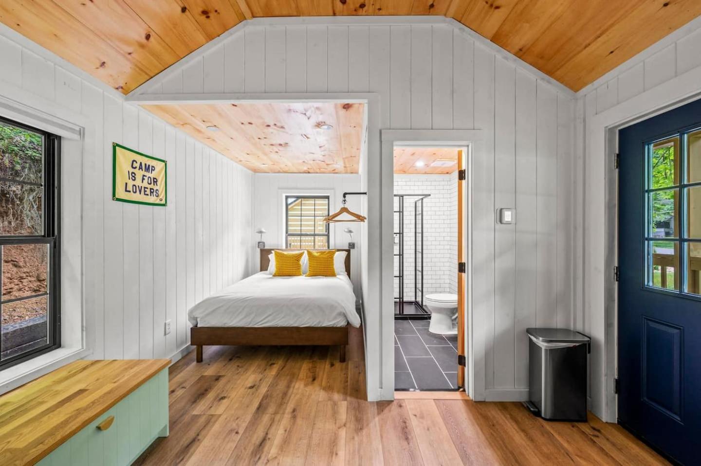 Gatlinburg - Pigeon Forge Vacations - Group Getaway, Modern Cabins Sleep 16, Gatlinburg - Property Image 28