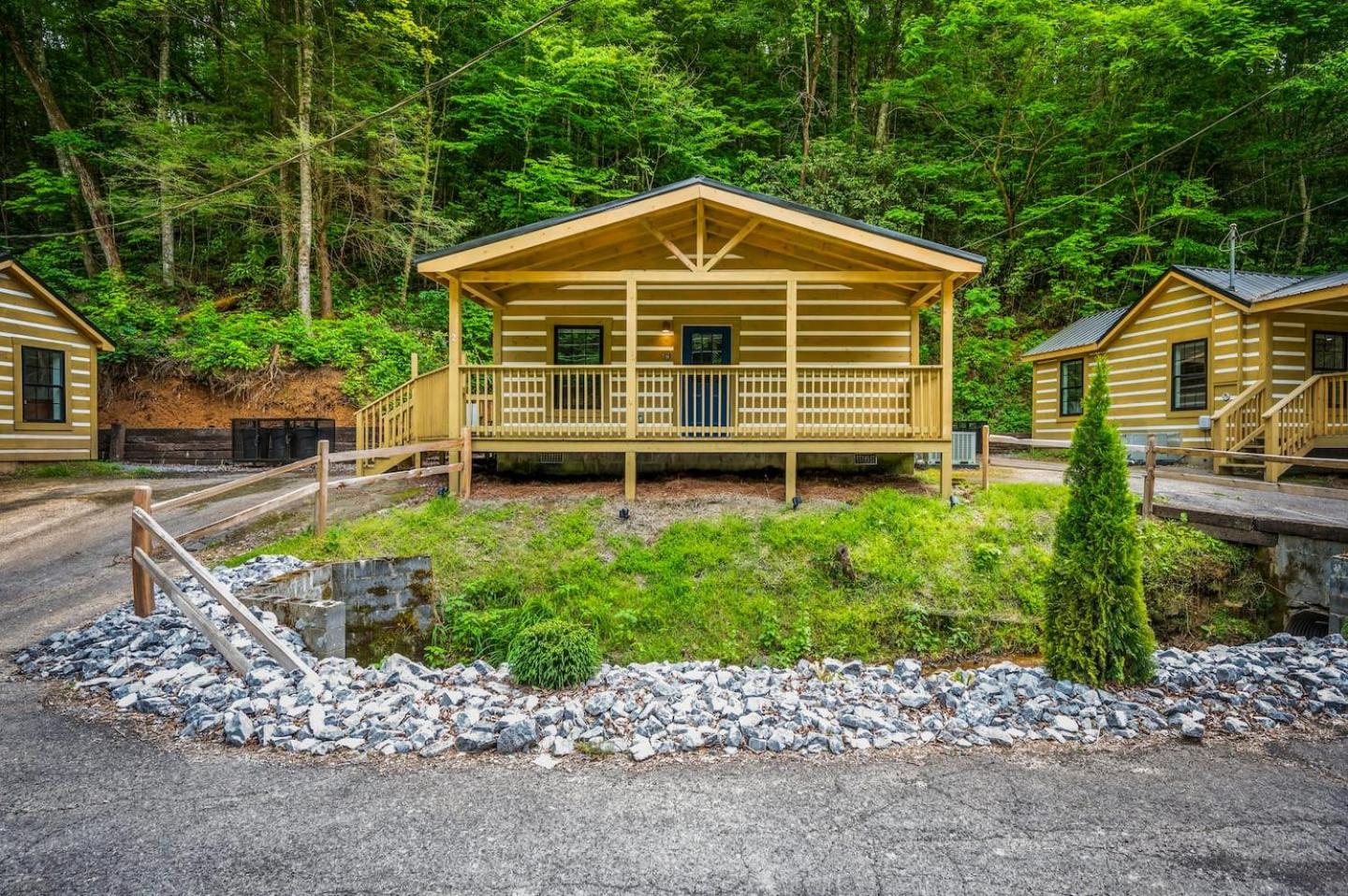 Gatlinburg - Pigeon Forge Vacations - Group Getaway, Modern Cabins Sleep 16, Gatlinburg - Property Image 49