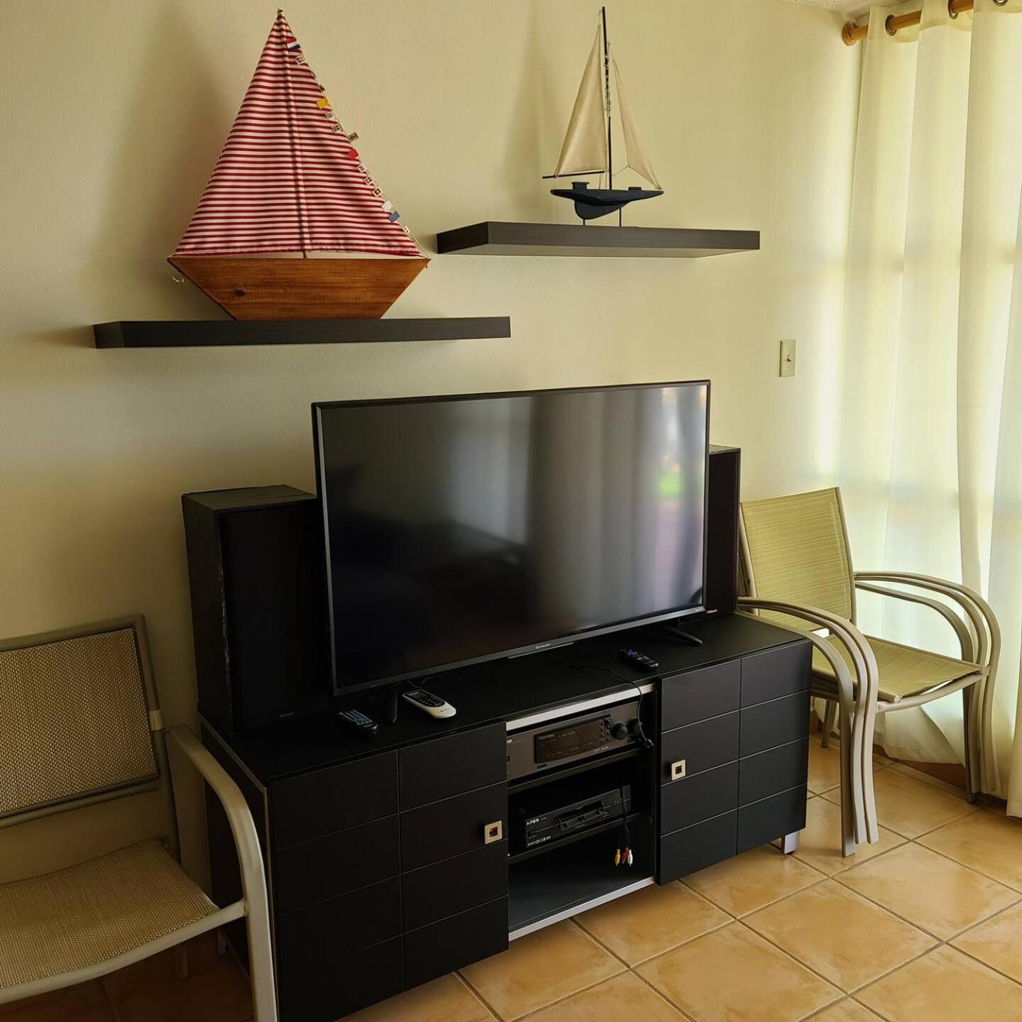 Family Friendly Escape, Pool & Close to Beach Fun view 5