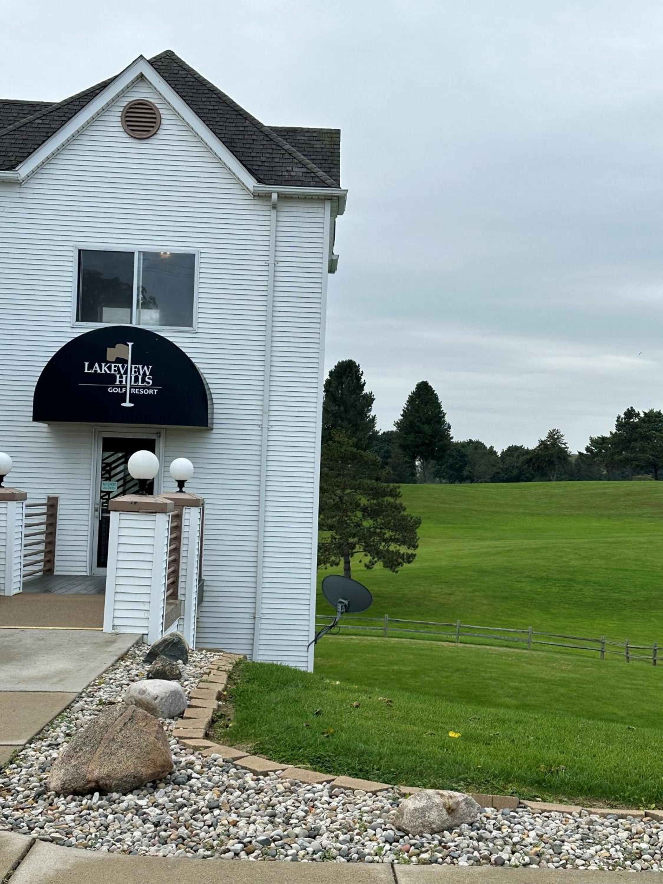 Lakeview Hills Golf & Resort - Image 1