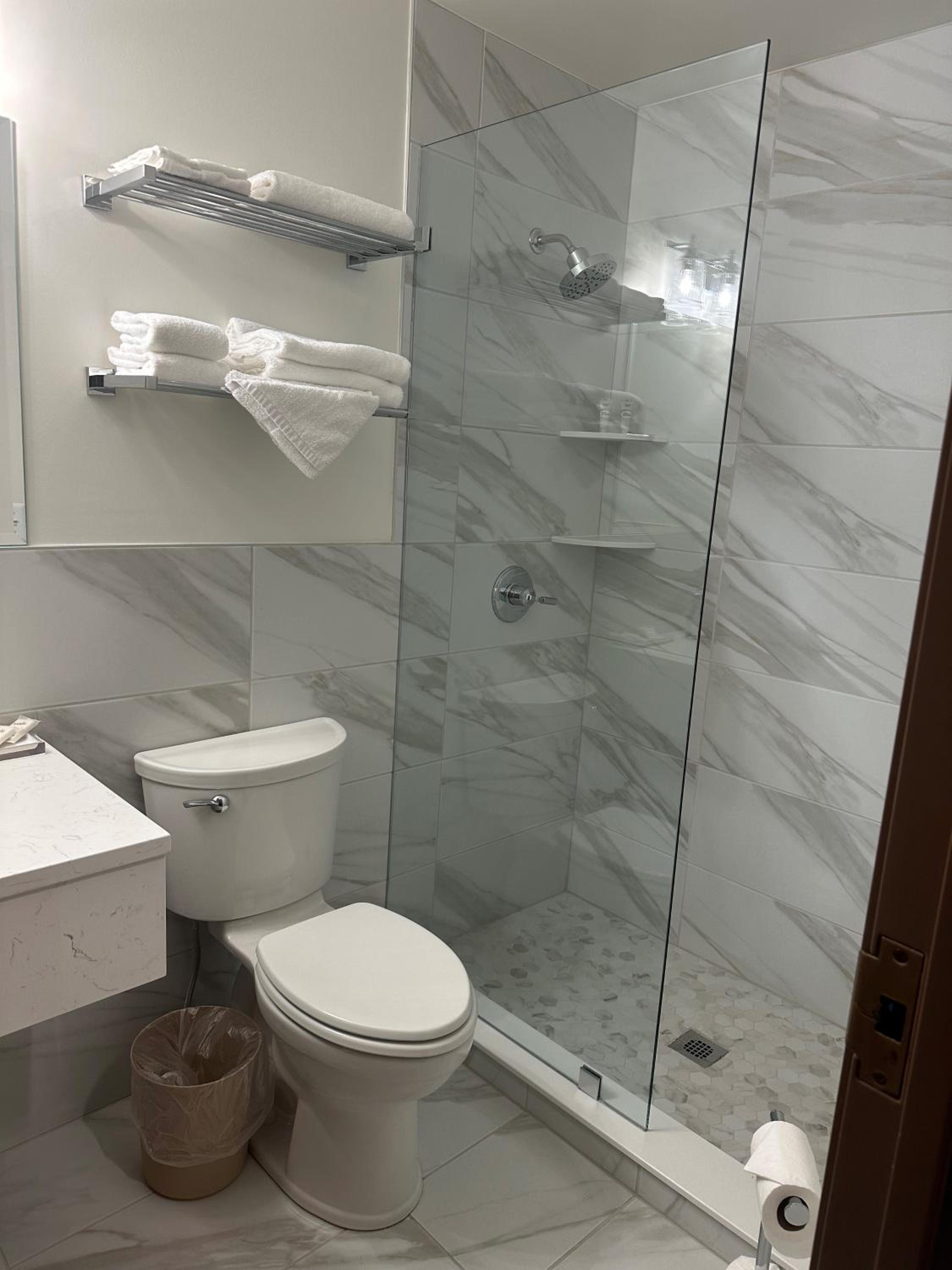 Lakeview Hills Golf & Resort - Image 2