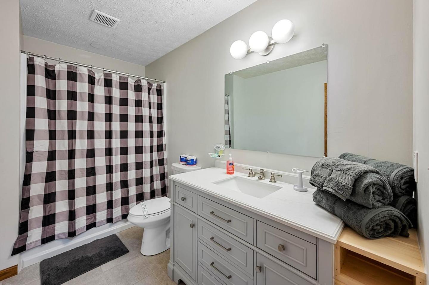 Dog Friendly! Views! Hot Tub! Close To Pf! Gsmnp view 2