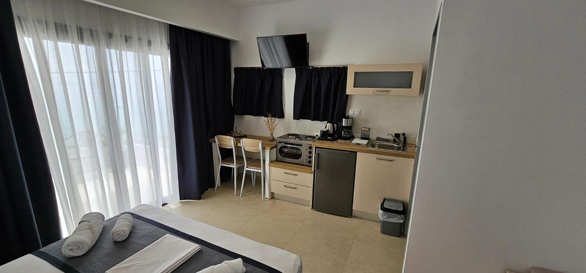 DG Luxury Suites view 5