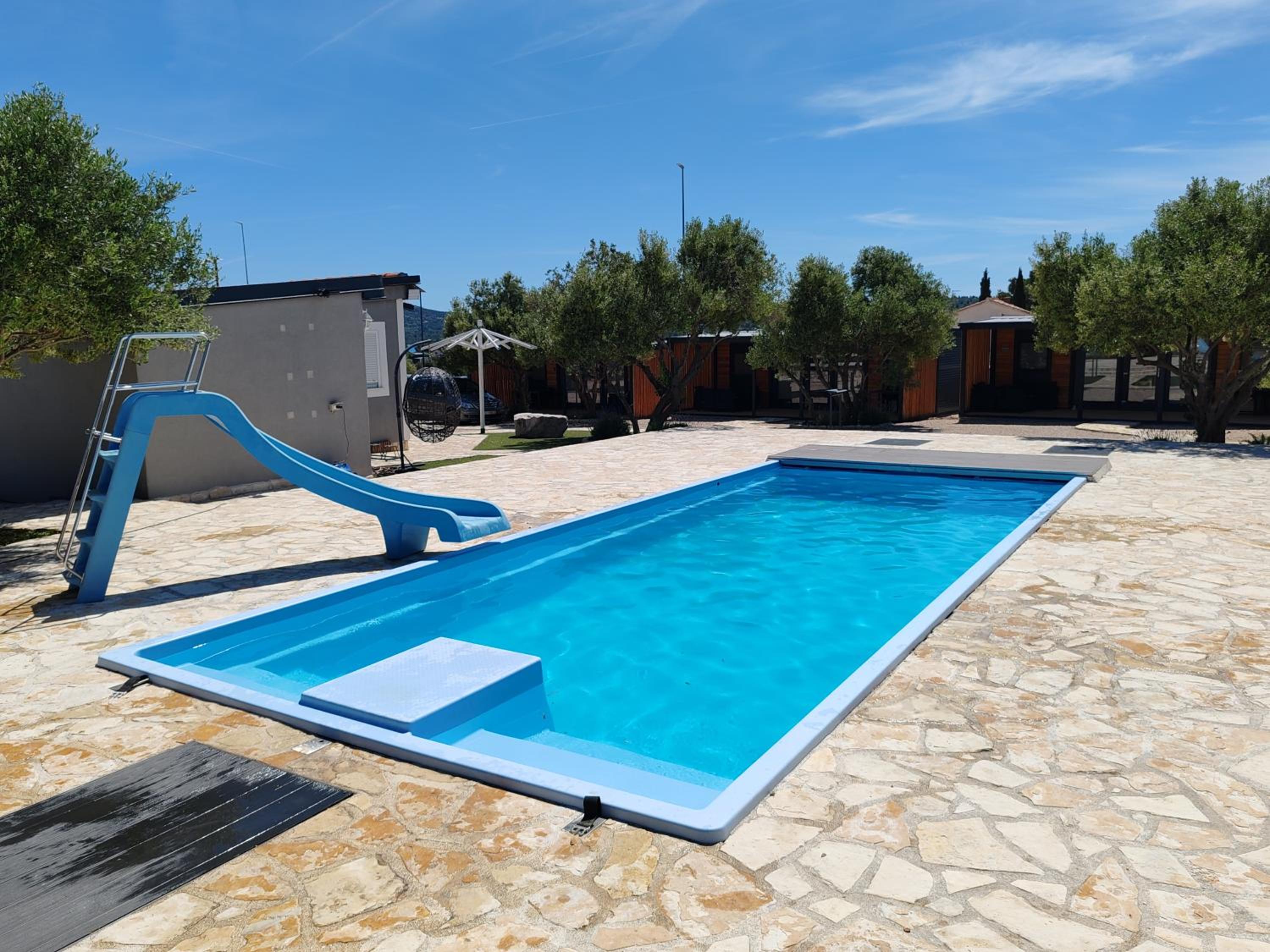 New! Mobile Home Domina near the beach with shared pool view 2