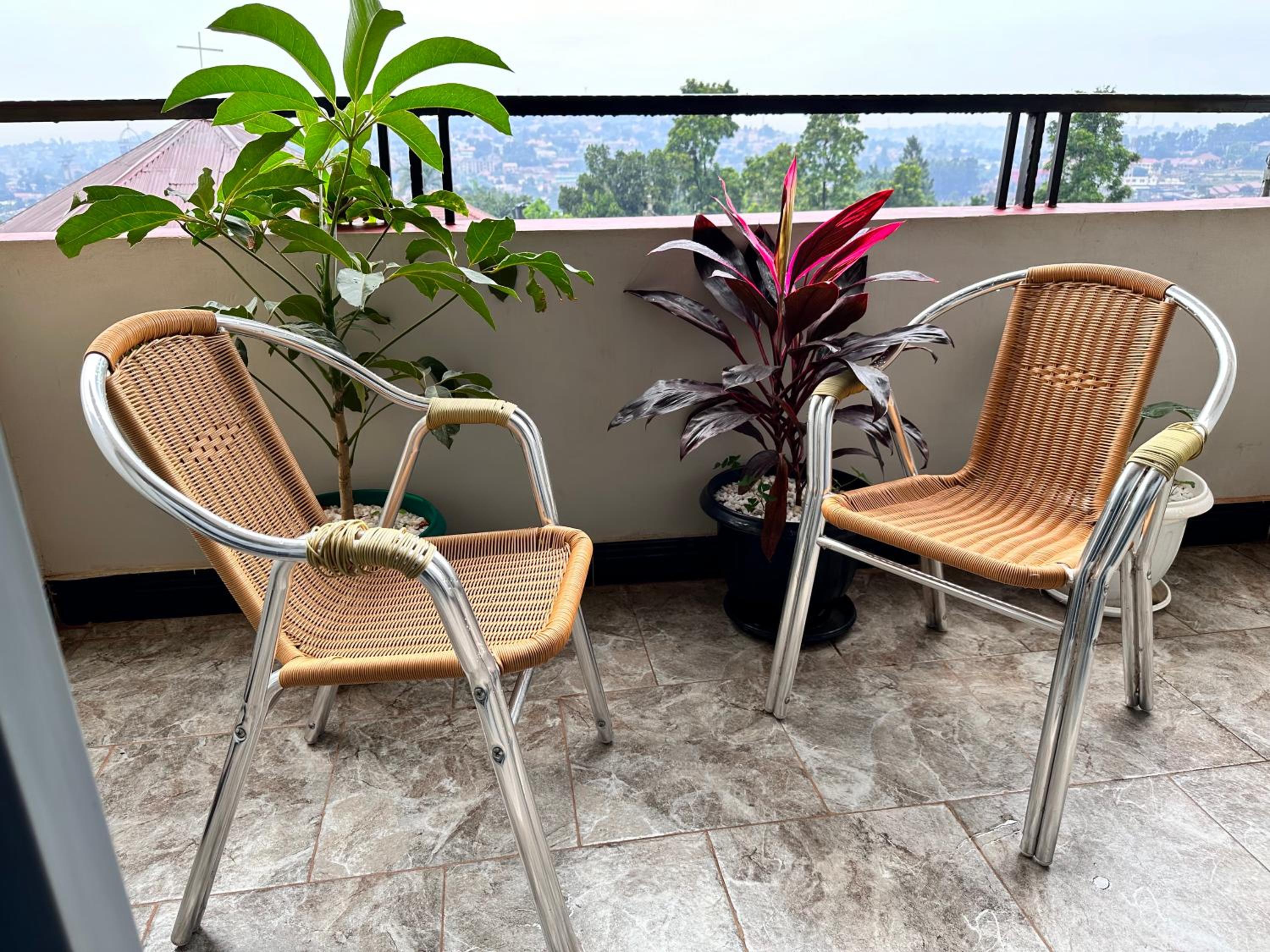 Budget Cozy home in Kampala view 3