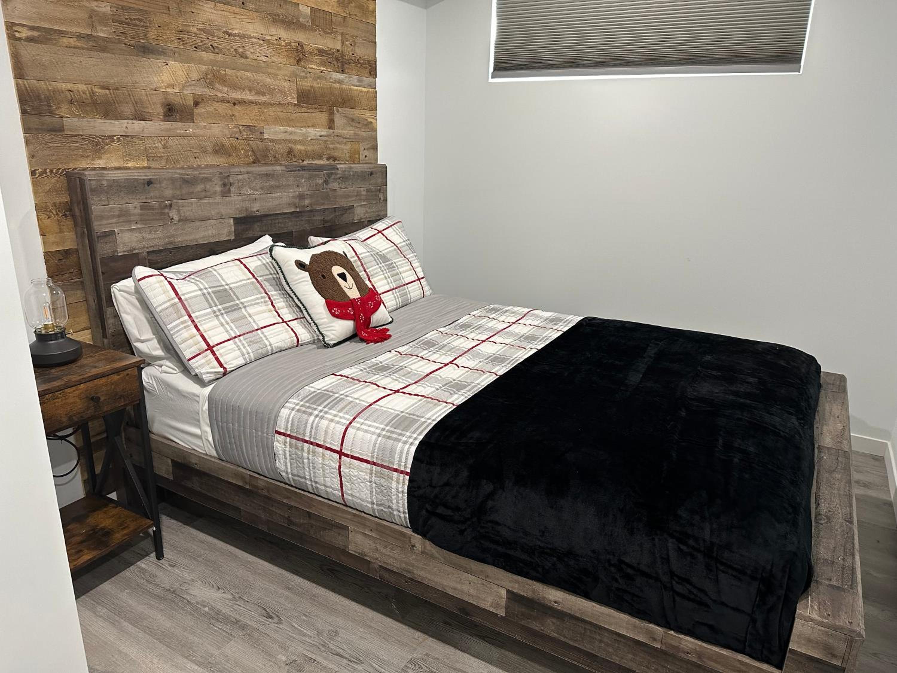 2-Bed Rustic Charm Below