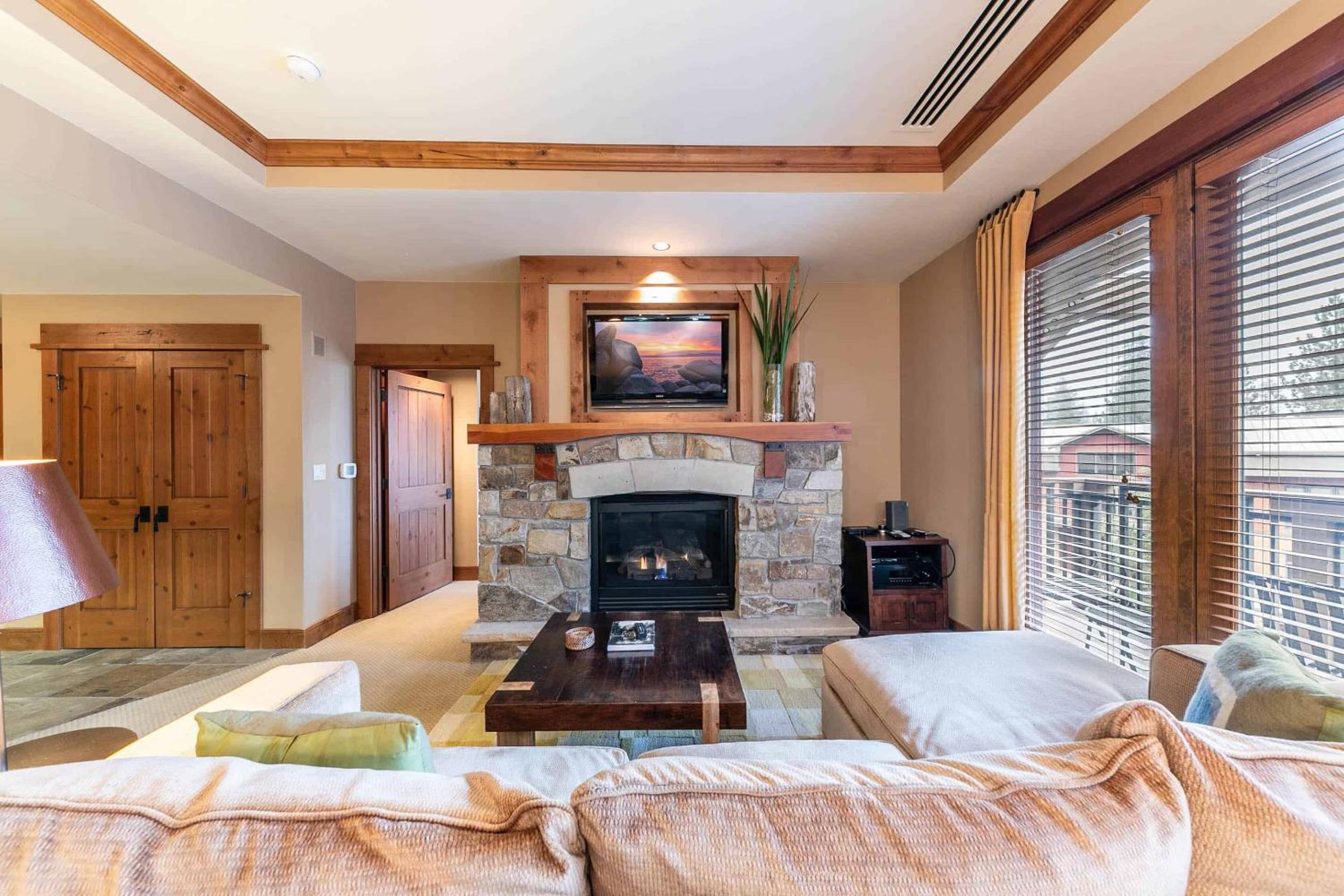 Lake Tahoe Vacations - Catamount Lodge 305 by East West Hospitality - Property Image 17