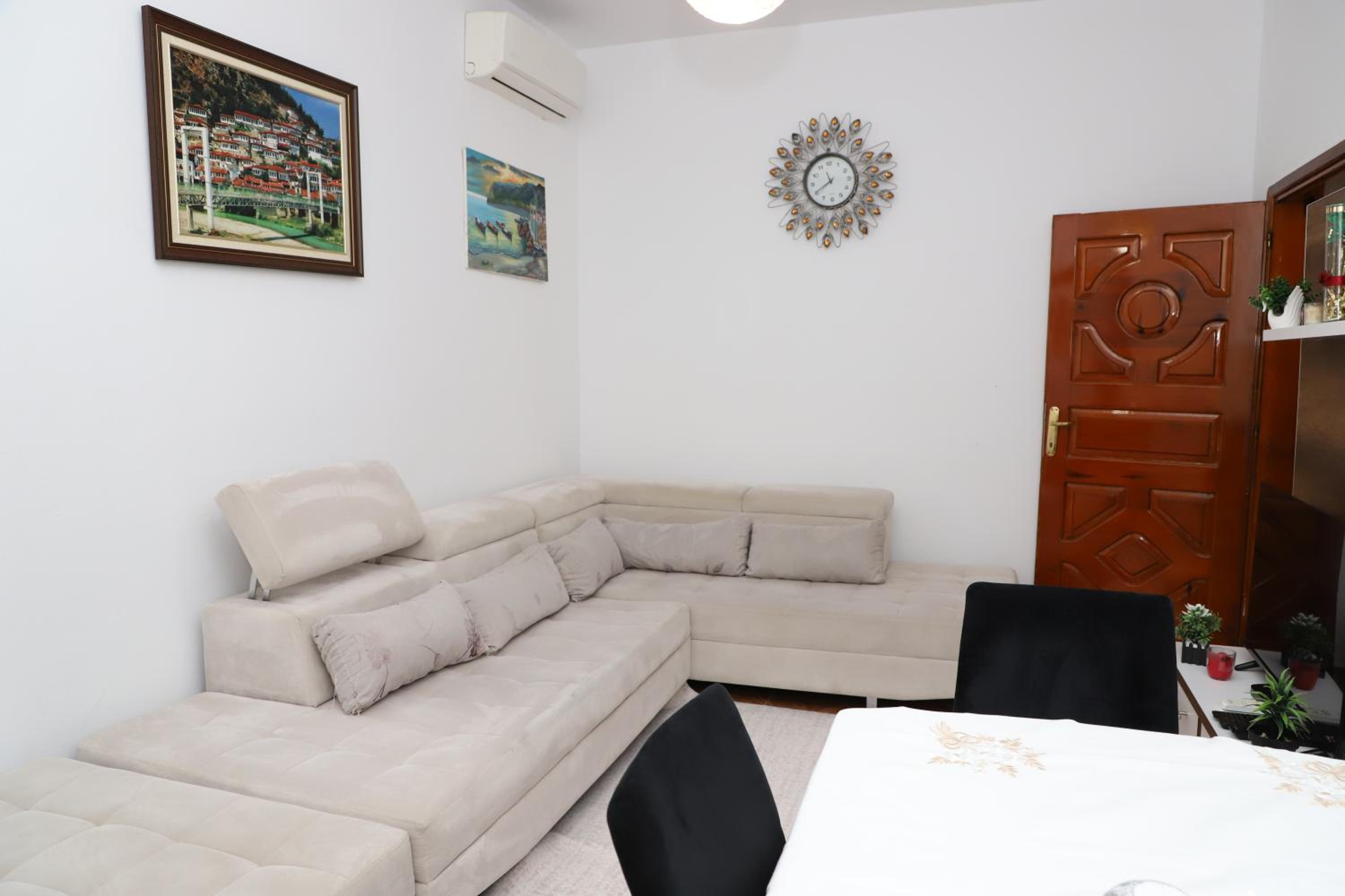 Apartment Xheison