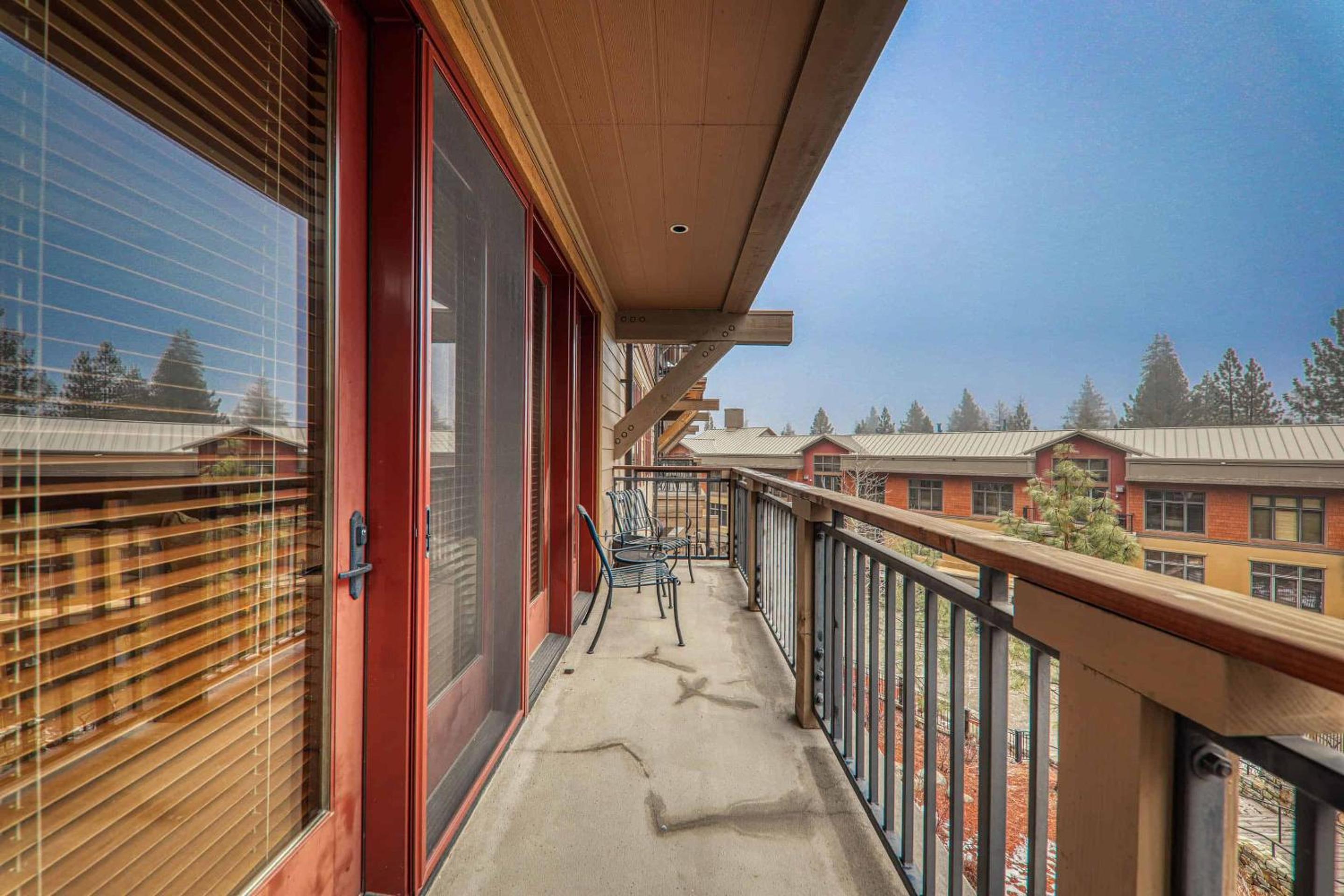 Lake Tahoe Vacations - Catamount Lodge 305 by East West Hospitality - Property Image 15