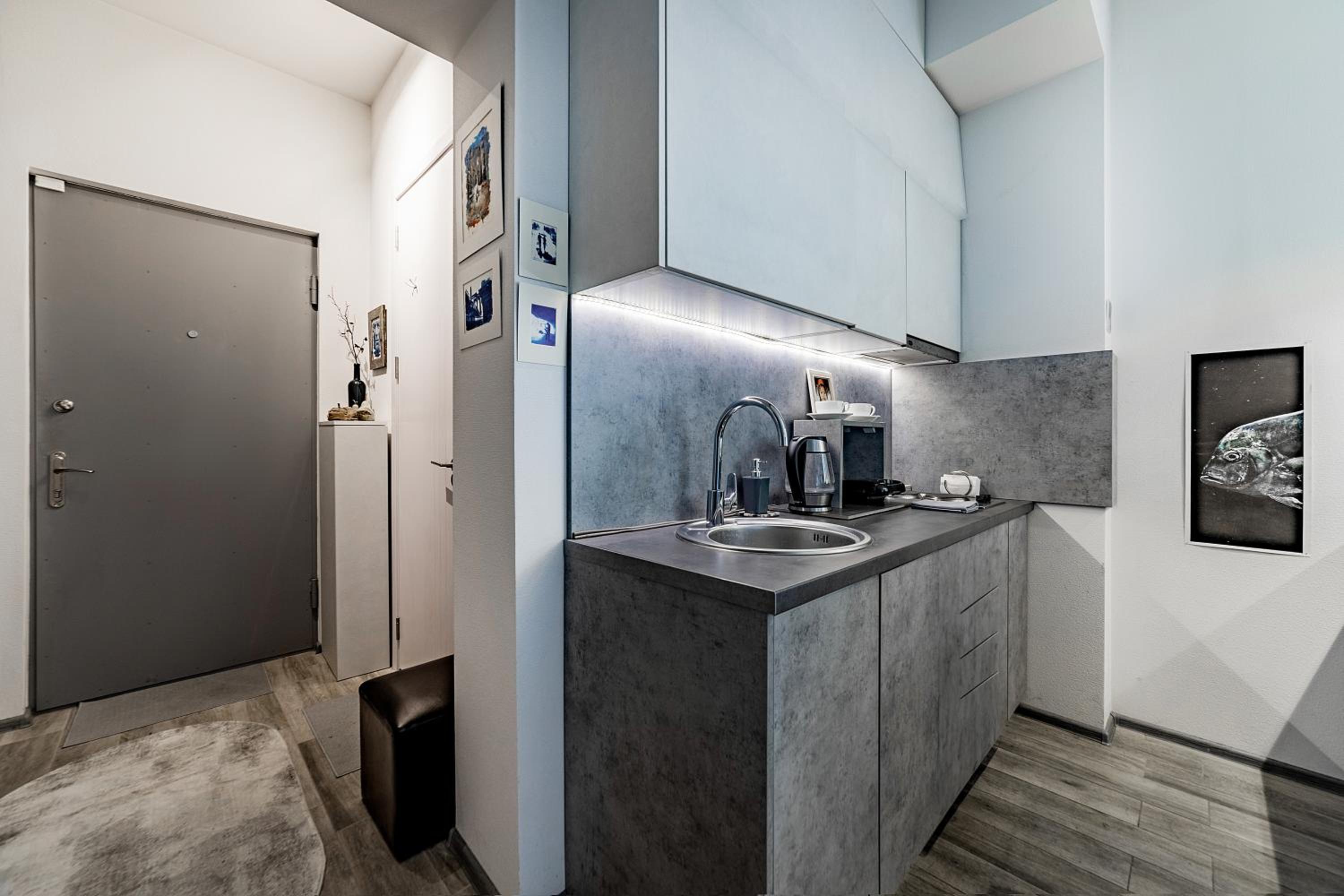 Artist's Apartment at the Station view 4