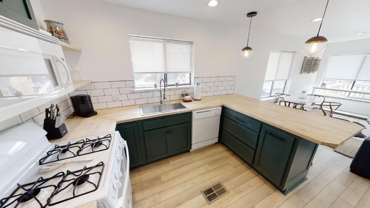 Das Hartmann Haus - WiFi - Washer - Dryer - Grill - Fireplace view 2