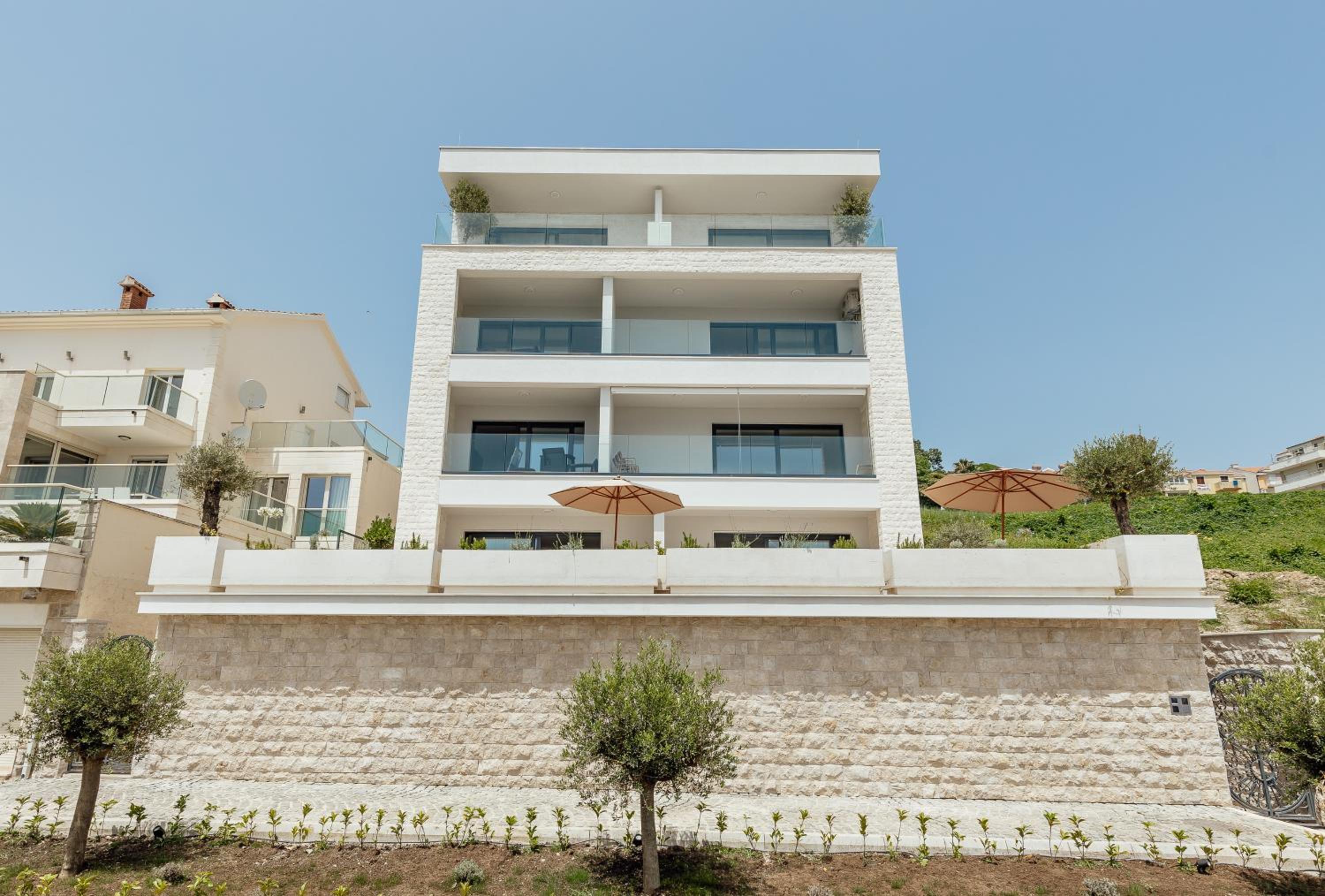 Savina Beachfront Oasis view 4