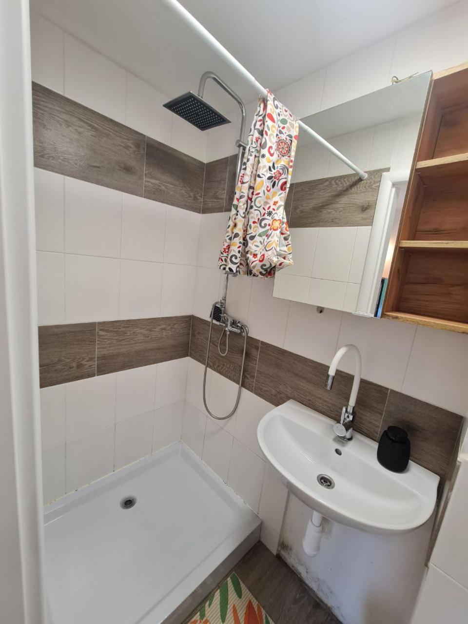Airport Private Apartment, Advance Registration, No Reception, Self Check-in, Calm Environment, Non-Smoking Guests