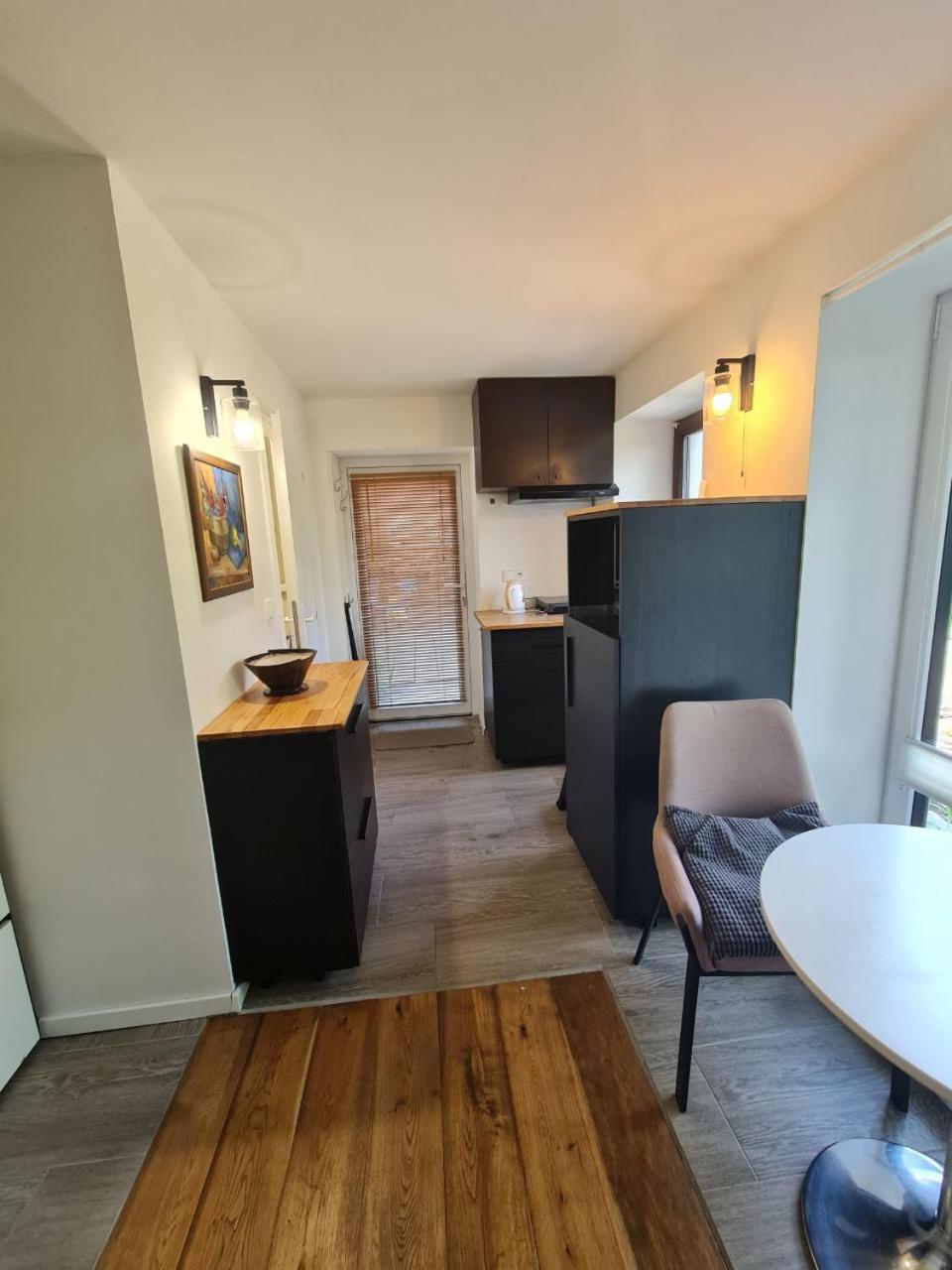 Airport Private Apartment, Advance Registration, No Reception, Self Check-in, Calm Environment, Non-Smoking Guests