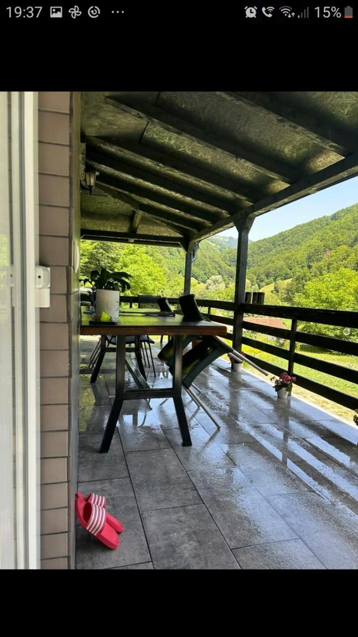VILA Ade view 3