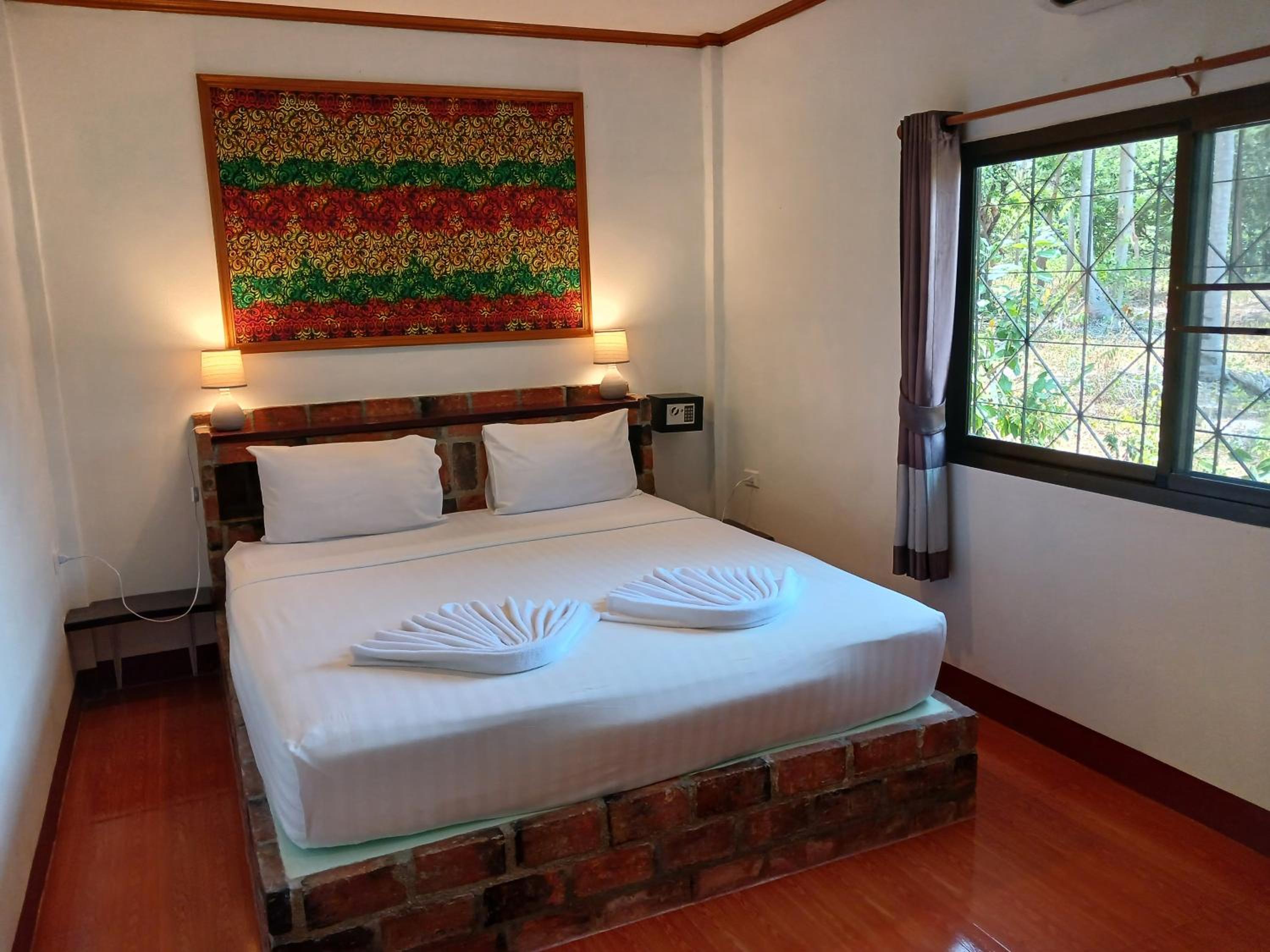 Baan Long Beach