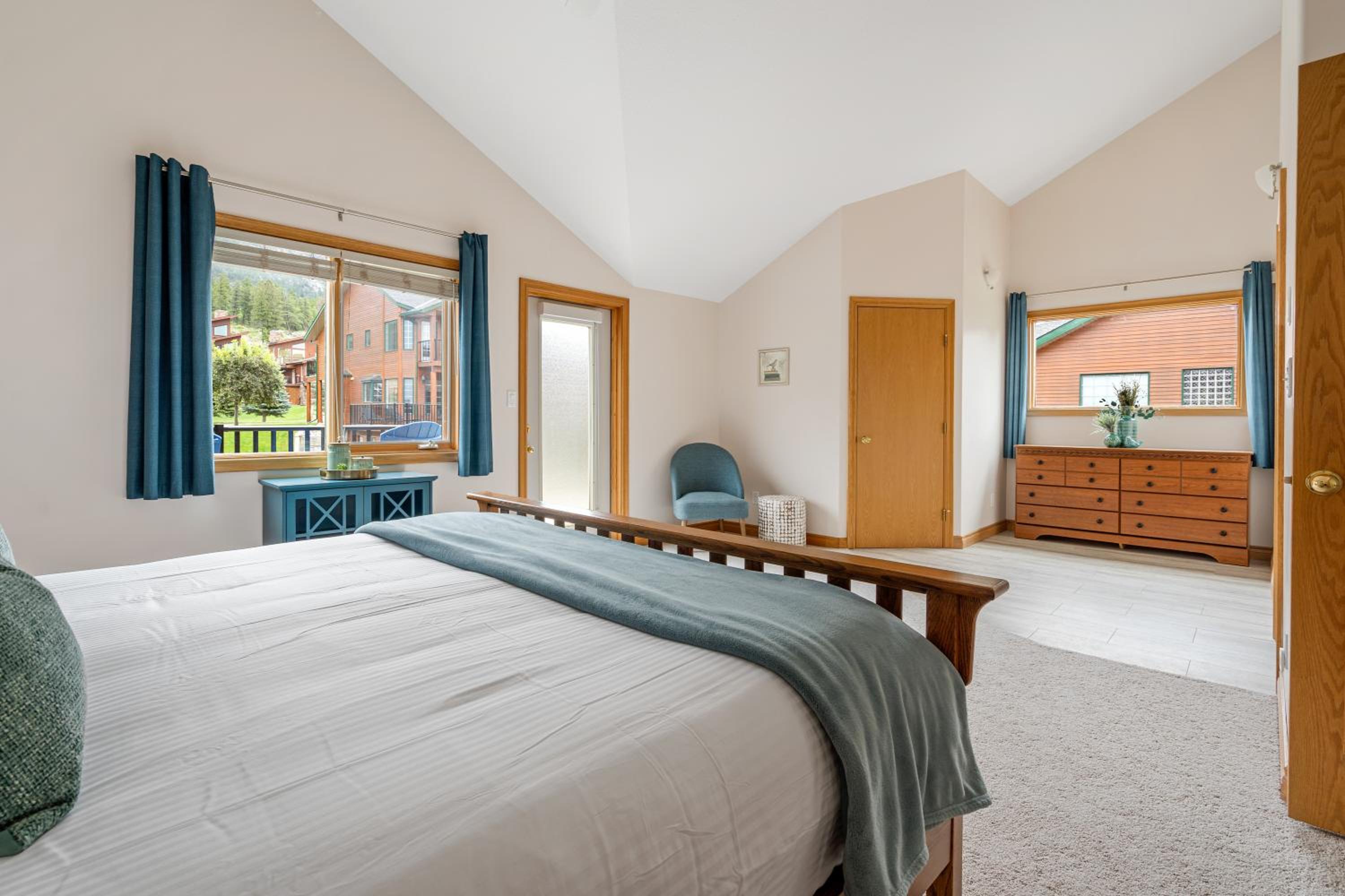 Chateau Lawrence, Pool Table, Kids' Gaming Room