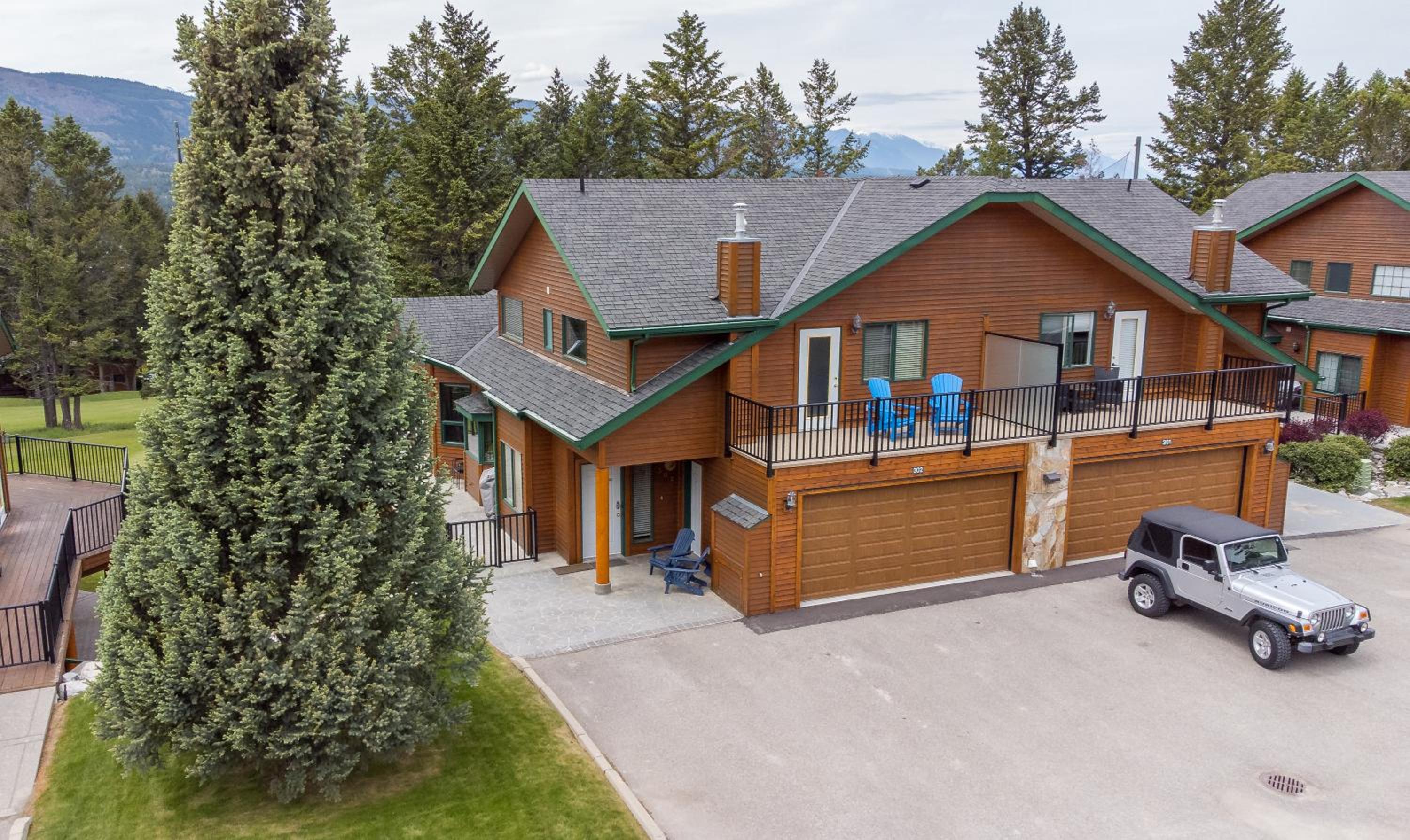 Chateau Lawrence, Pool Table, Kids' Gaming Room