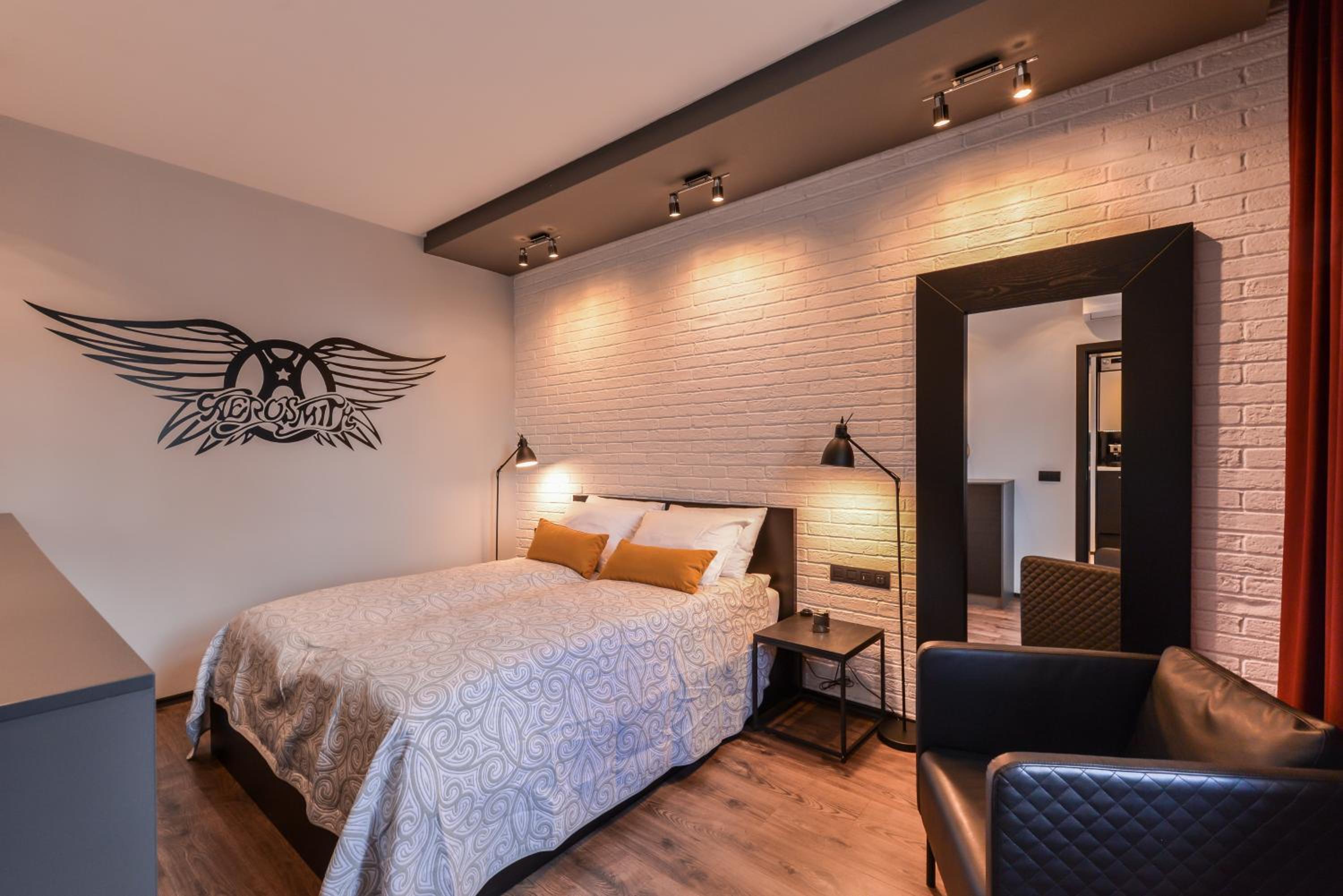 Sofia Stylish 1-BDR with Rock'n'Roll Vibes