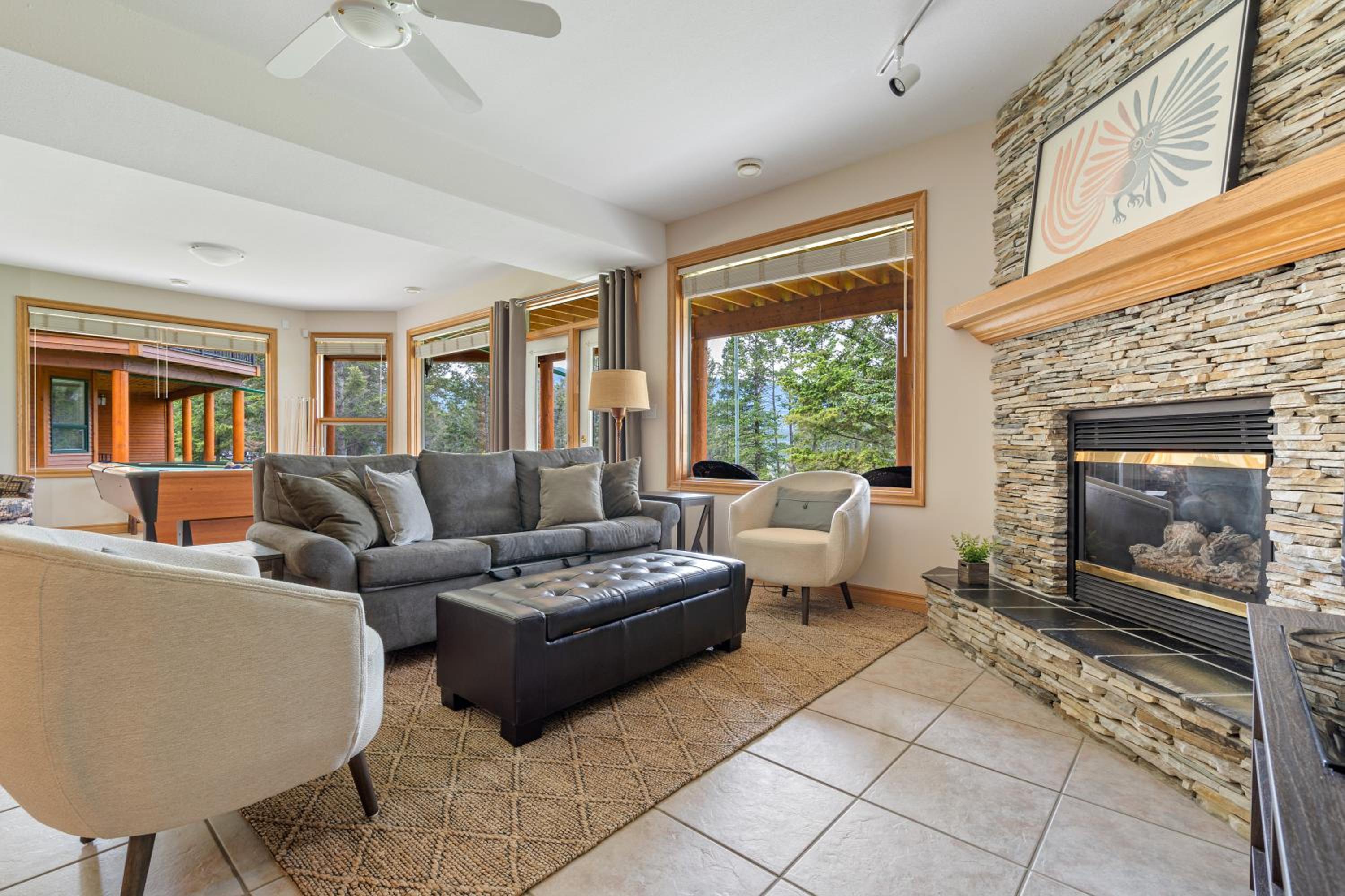 Chateau Lawrence, Pool Table, Kids' Gaming Room