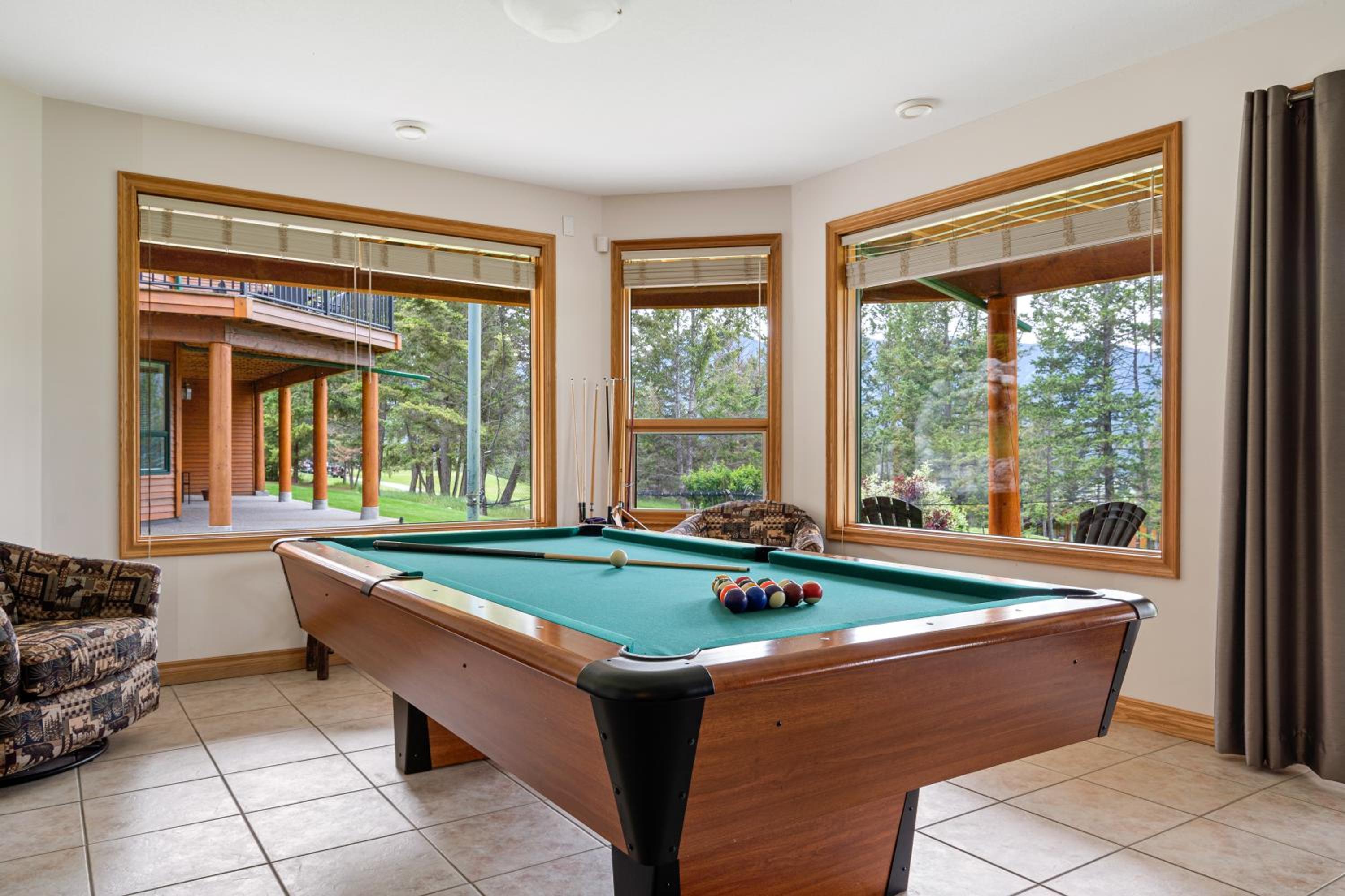 Chateau Lawrence, Pool Table, Kids' Gaming Room
