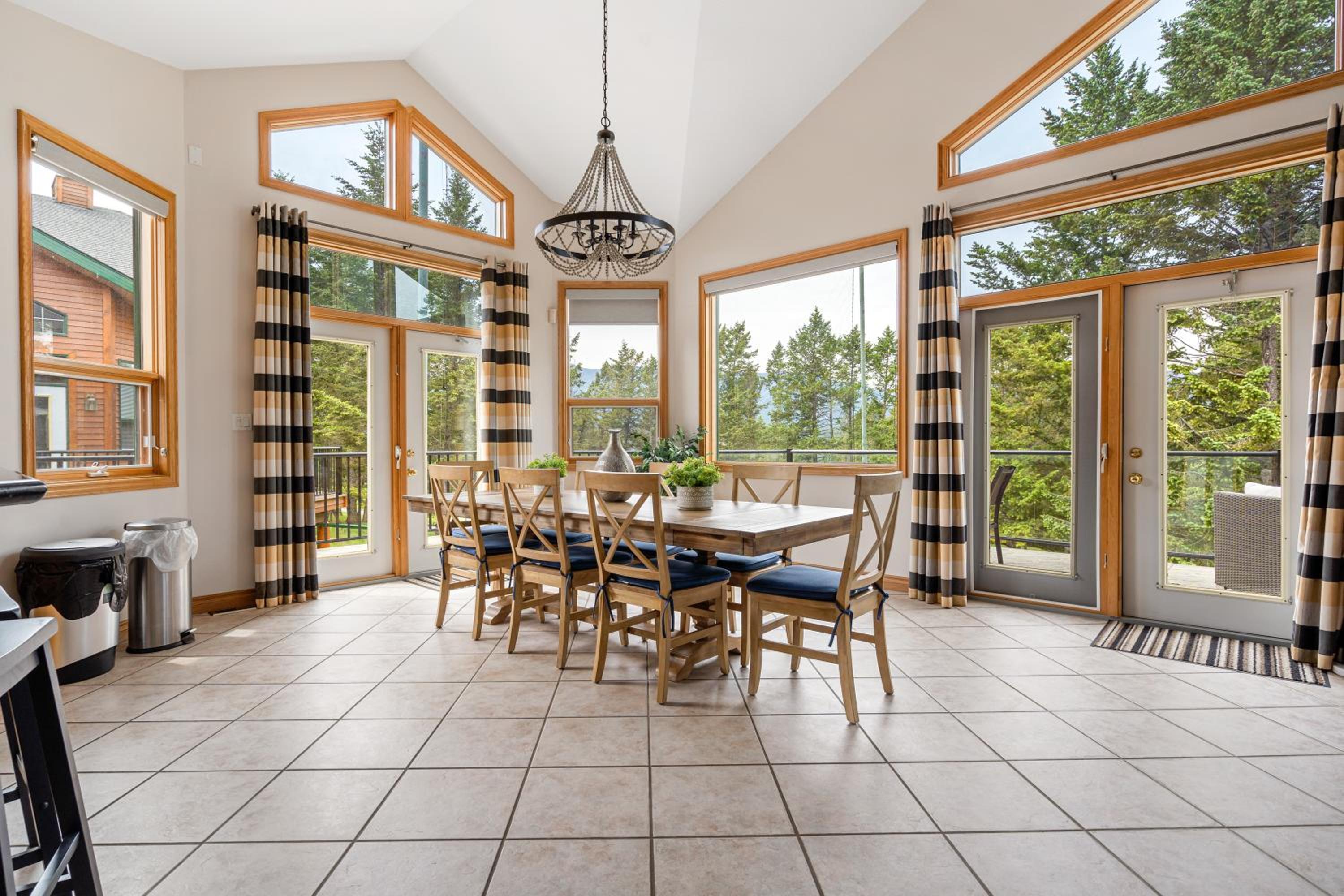 Chateau Lawrence, Pool Table, Kids' Gaming Room
