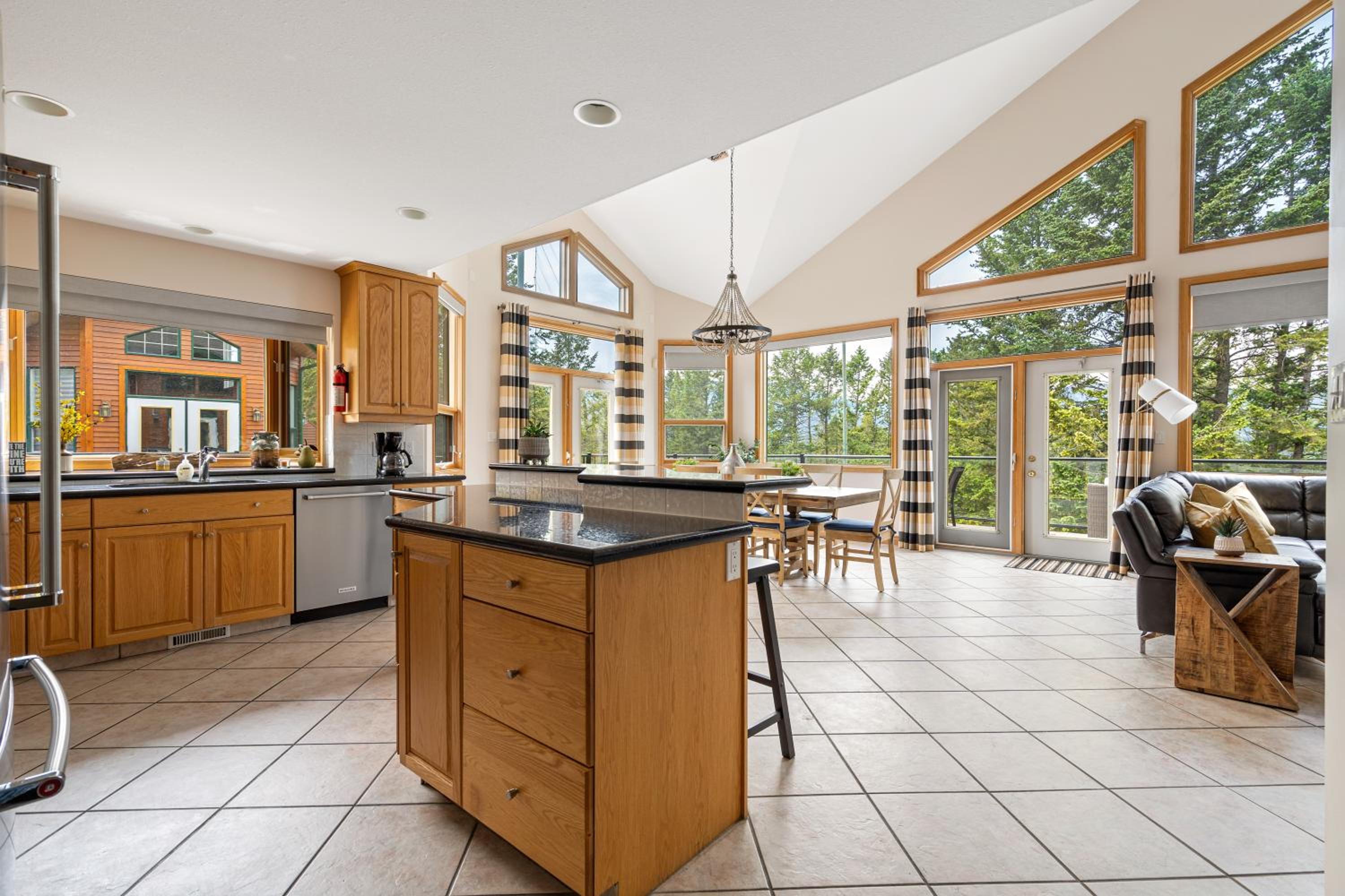 Chateau Lawrence, Pool Table, Kids' Gaming Room