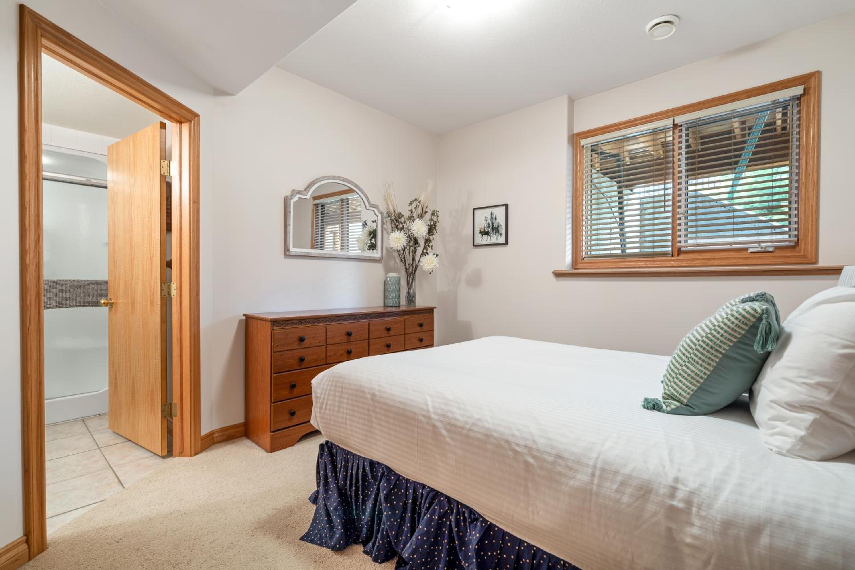 Chateau Lawrence, Pool Table, Kids' Gaming Room