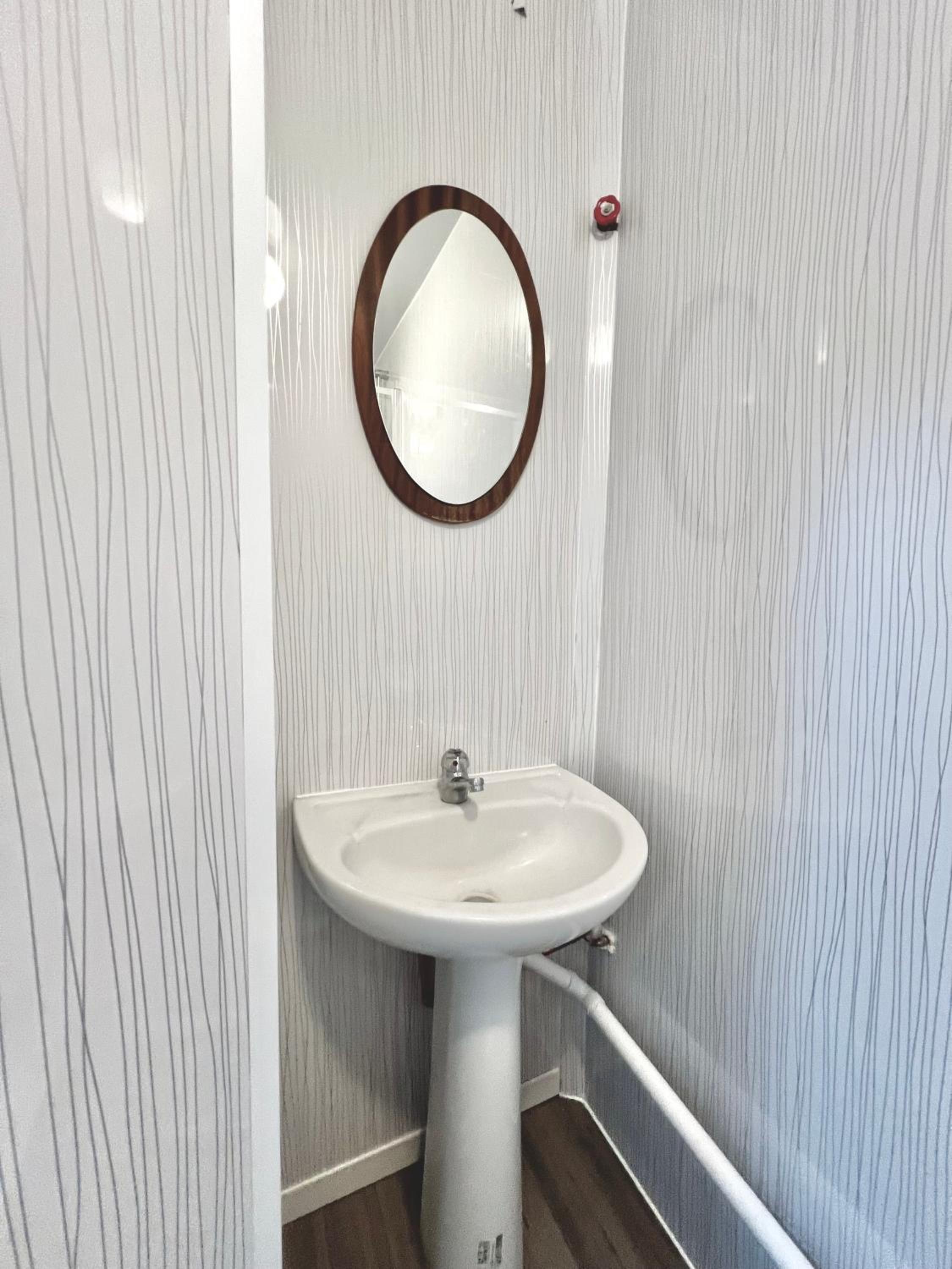 Complete Central Flat Netflix and Fast WiFi