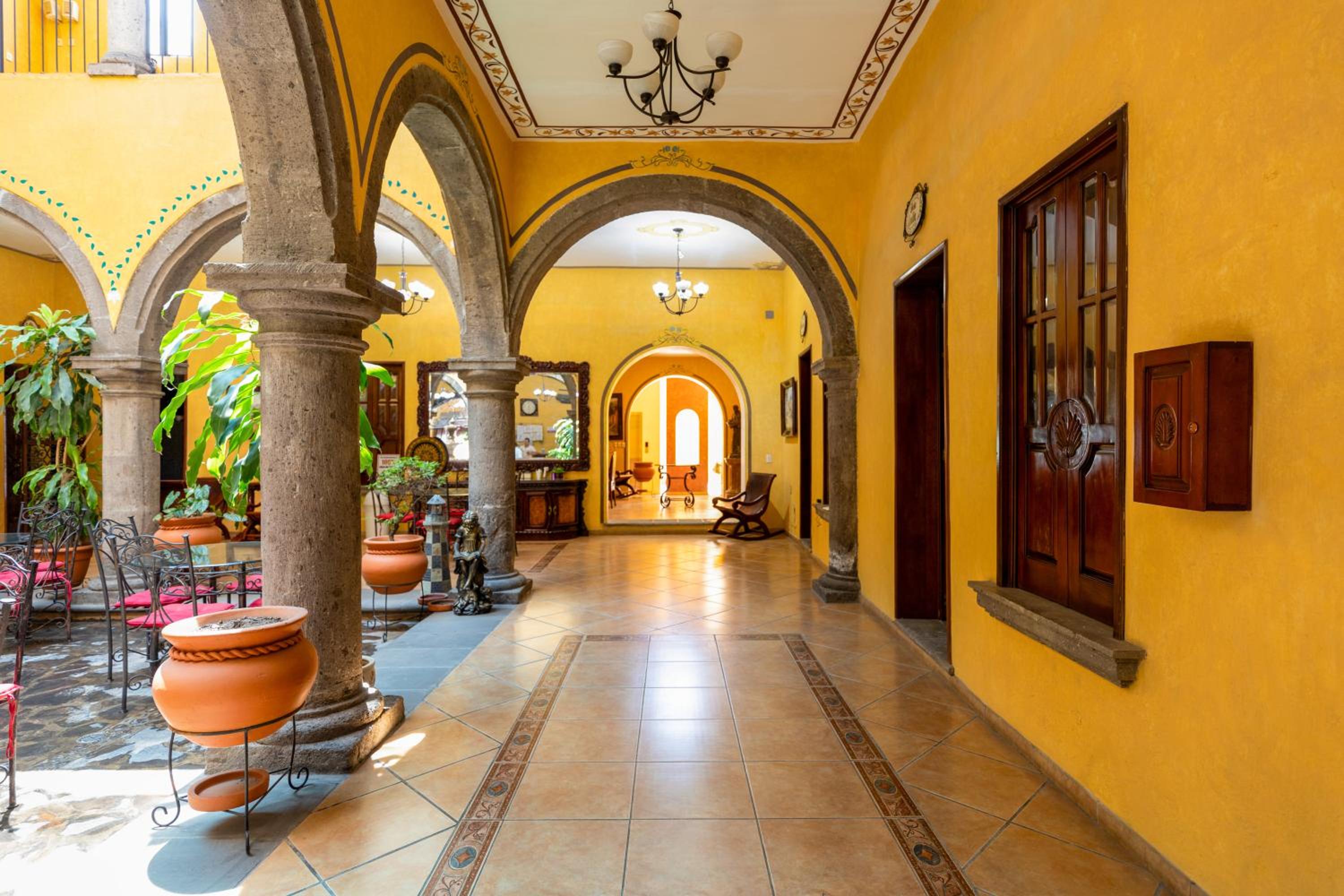 Hotel Casa Dulce Maria - Image 1