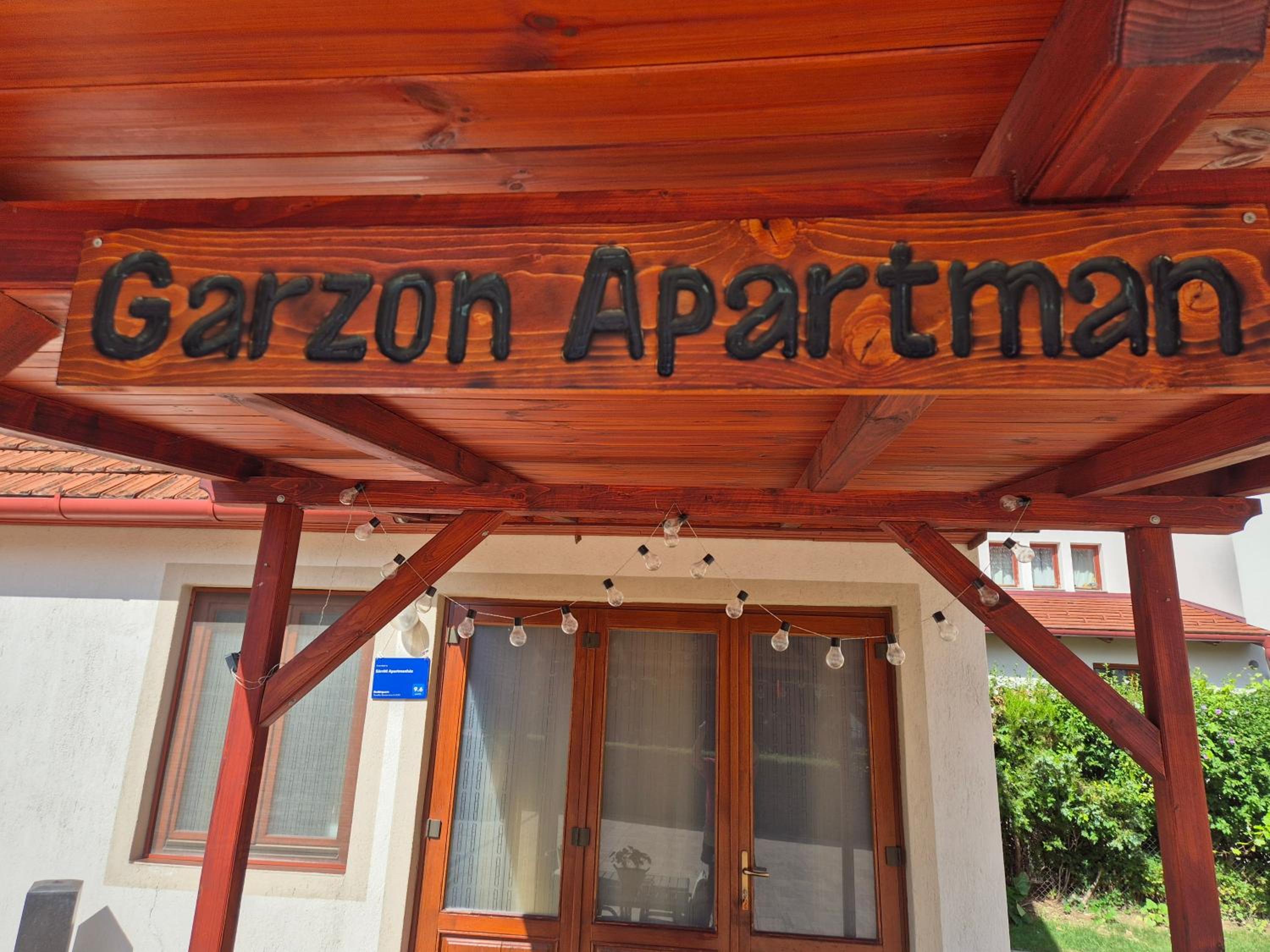 Sárréti Apartmanház