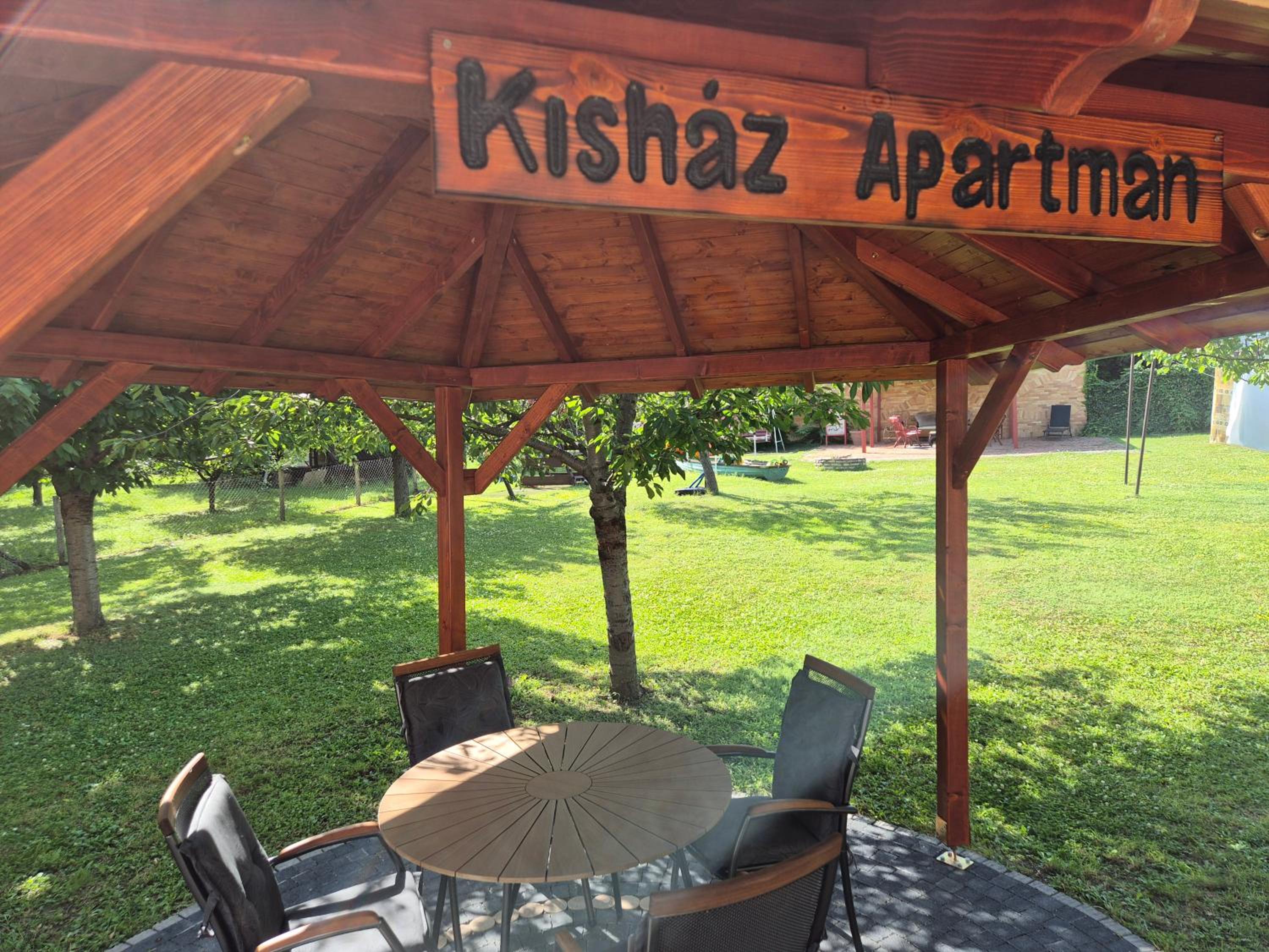 Sárréti Apartmanház