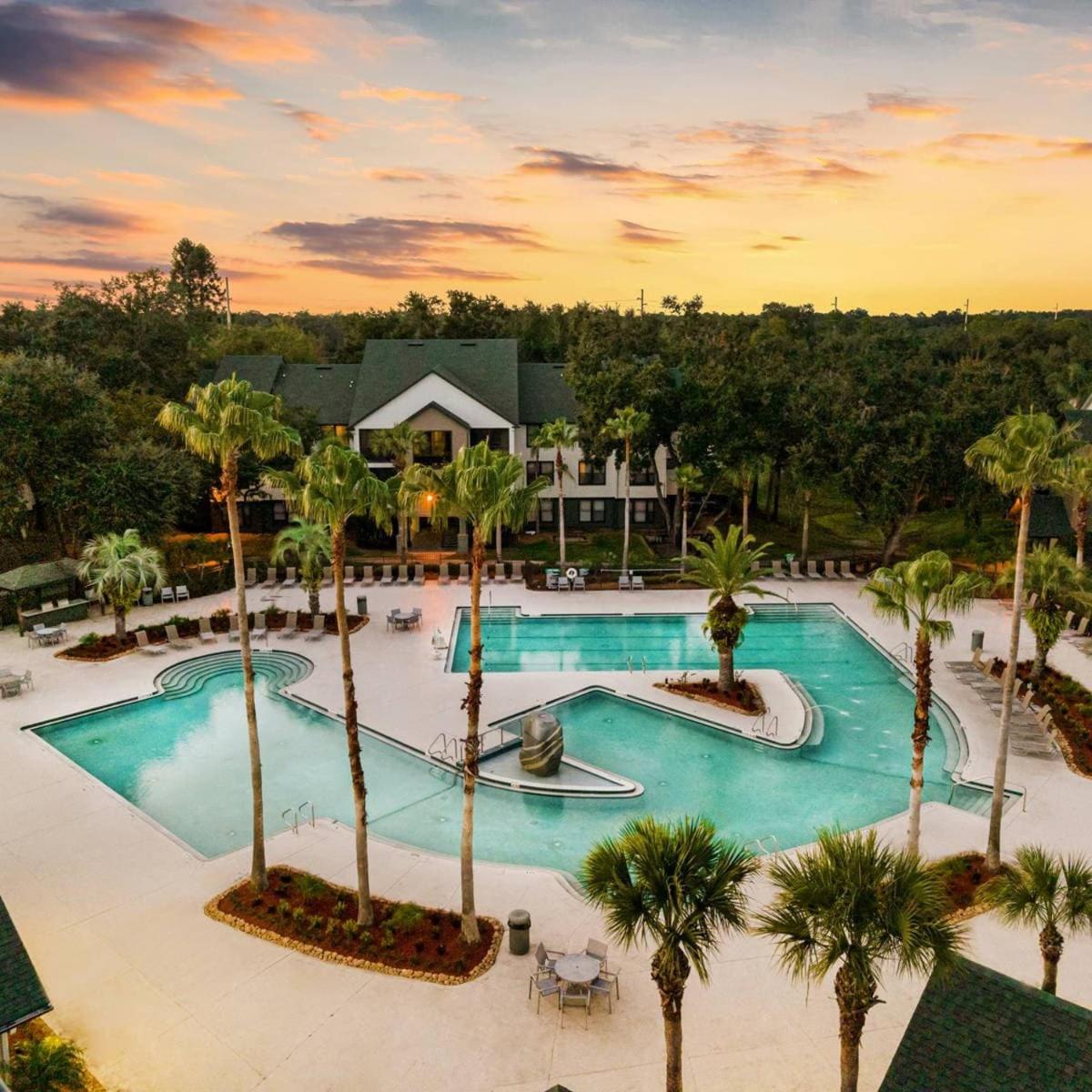 Tampa Bay Area Vacations - Long Term Stays Allowed Budget Friendly Pool - Property Image 1